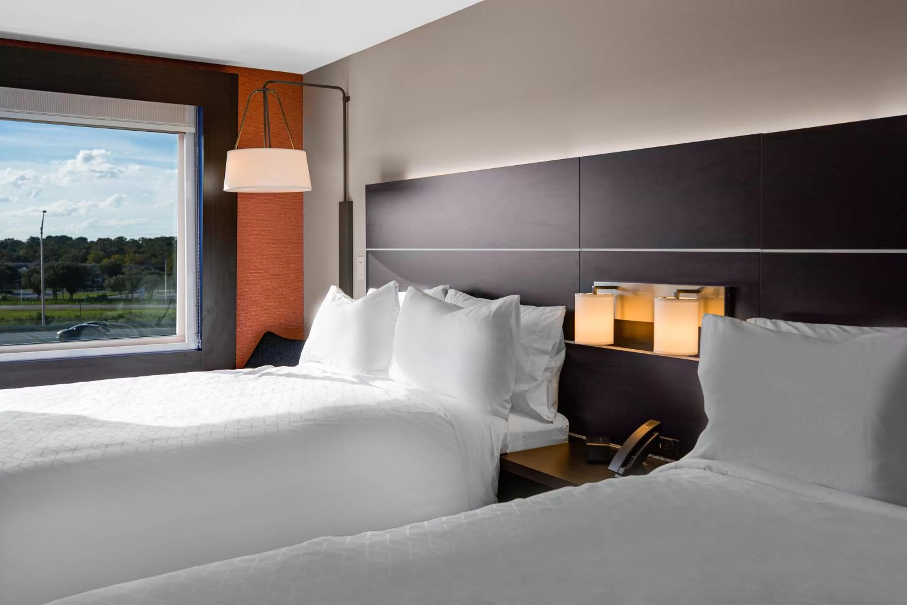 Photo of the whole room, Bed in Holiday Inn Express & Suites Sanford - Lake Mary by IHG