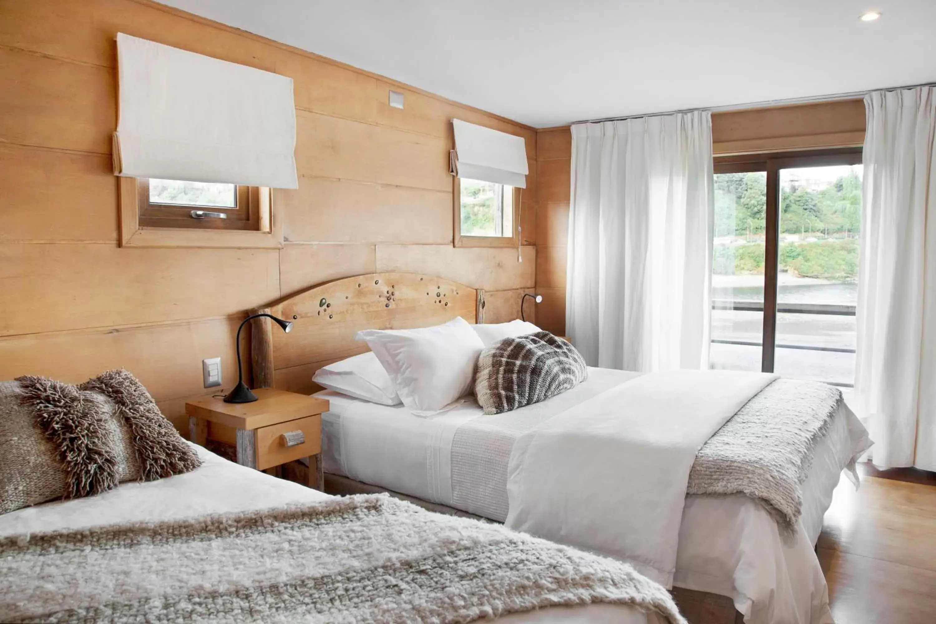 Double Room with Extra Bed and Sea View - single occupancy in Palafito 1326 Hotel Boutique Chiloé Double Room with Extra Bed and Sea View - single occupancy in Palafito 1326 Hotel Boutique Chiloé