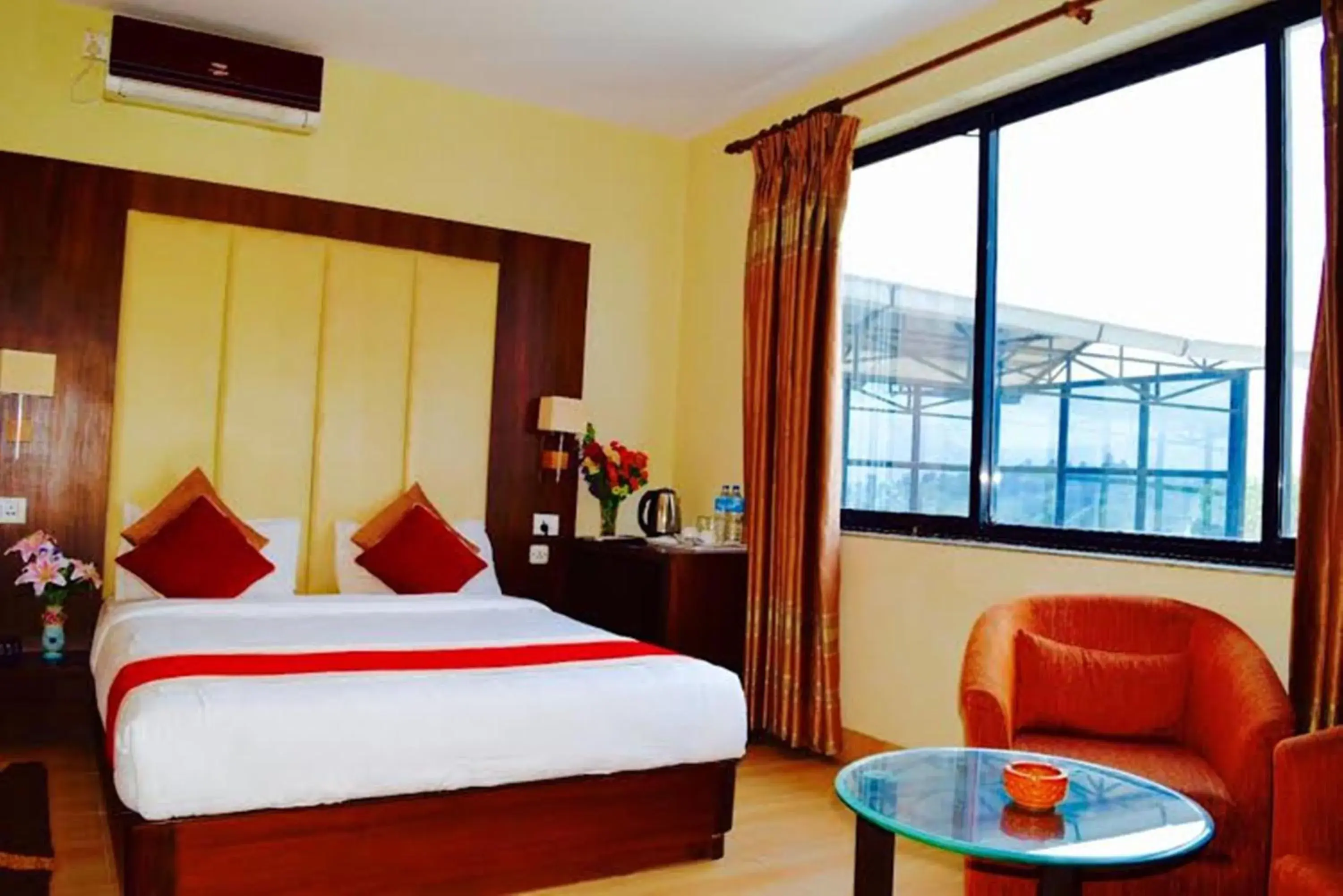 Deluxe Double Room in Hotel Regal Airport Deluxe Double Room in Hotel Regal Airport