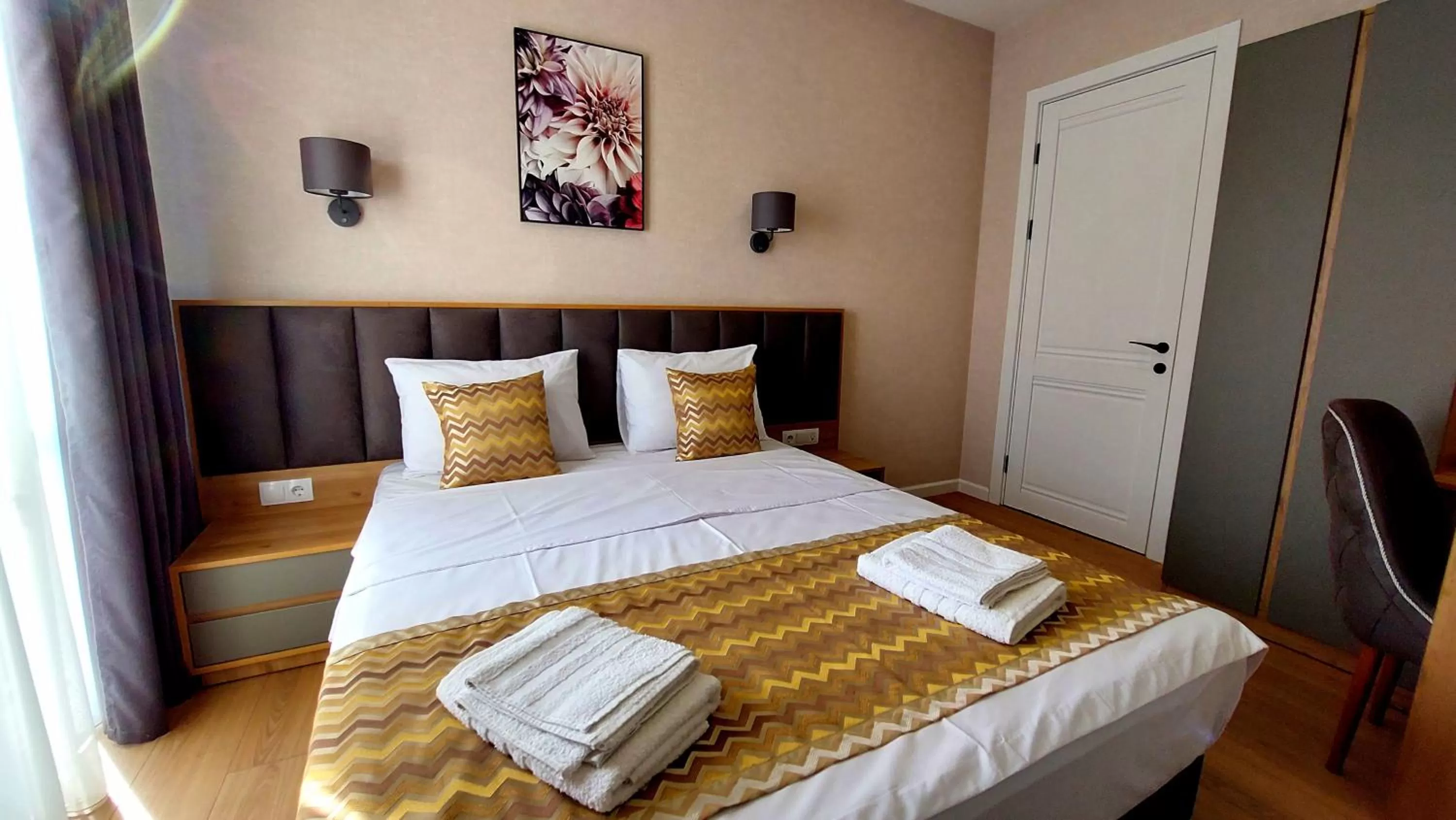 Photo of the whole room, Bed in Falcon Boutique Hotel