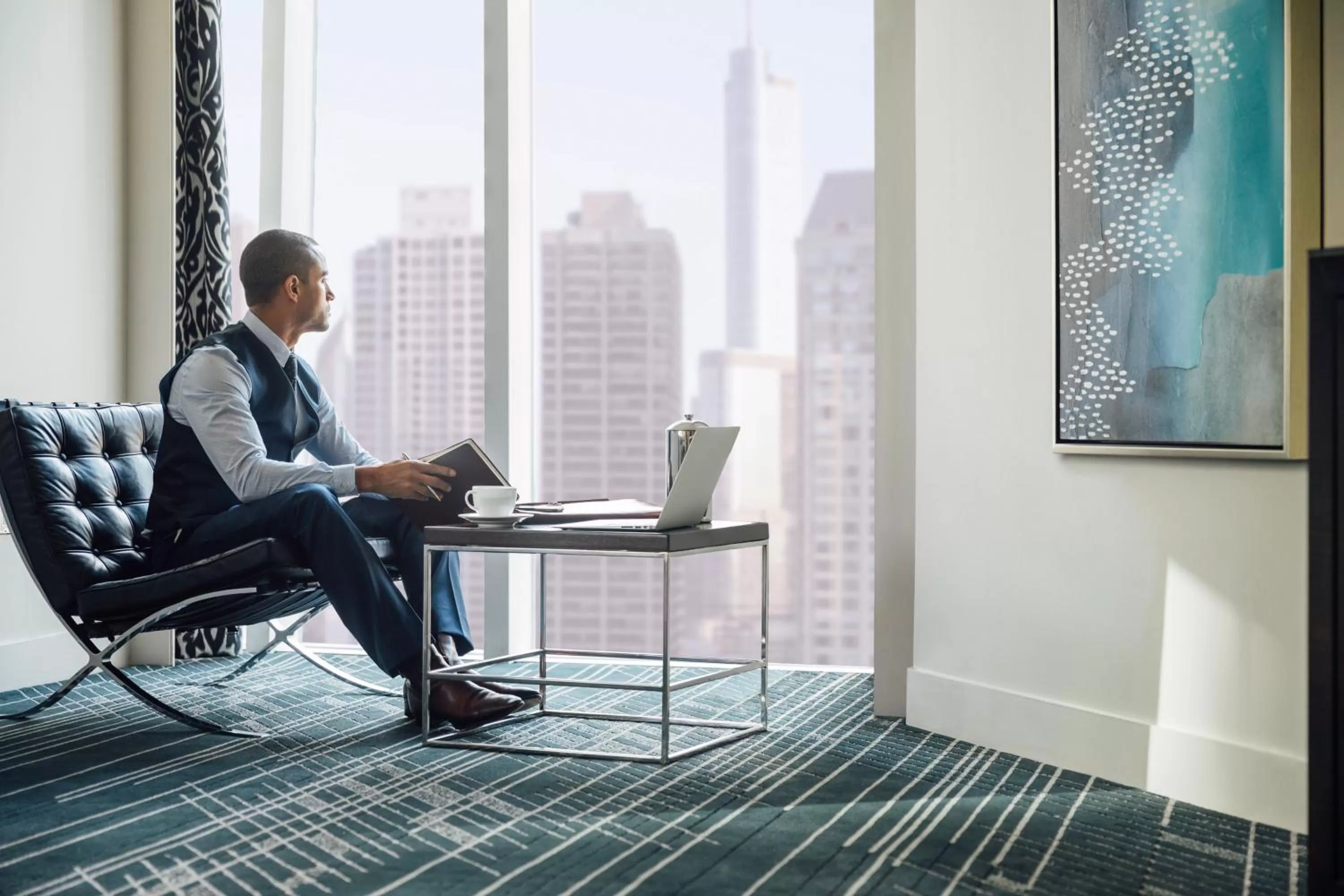 Seating area in Sofitel Chicago Magnificent Mile