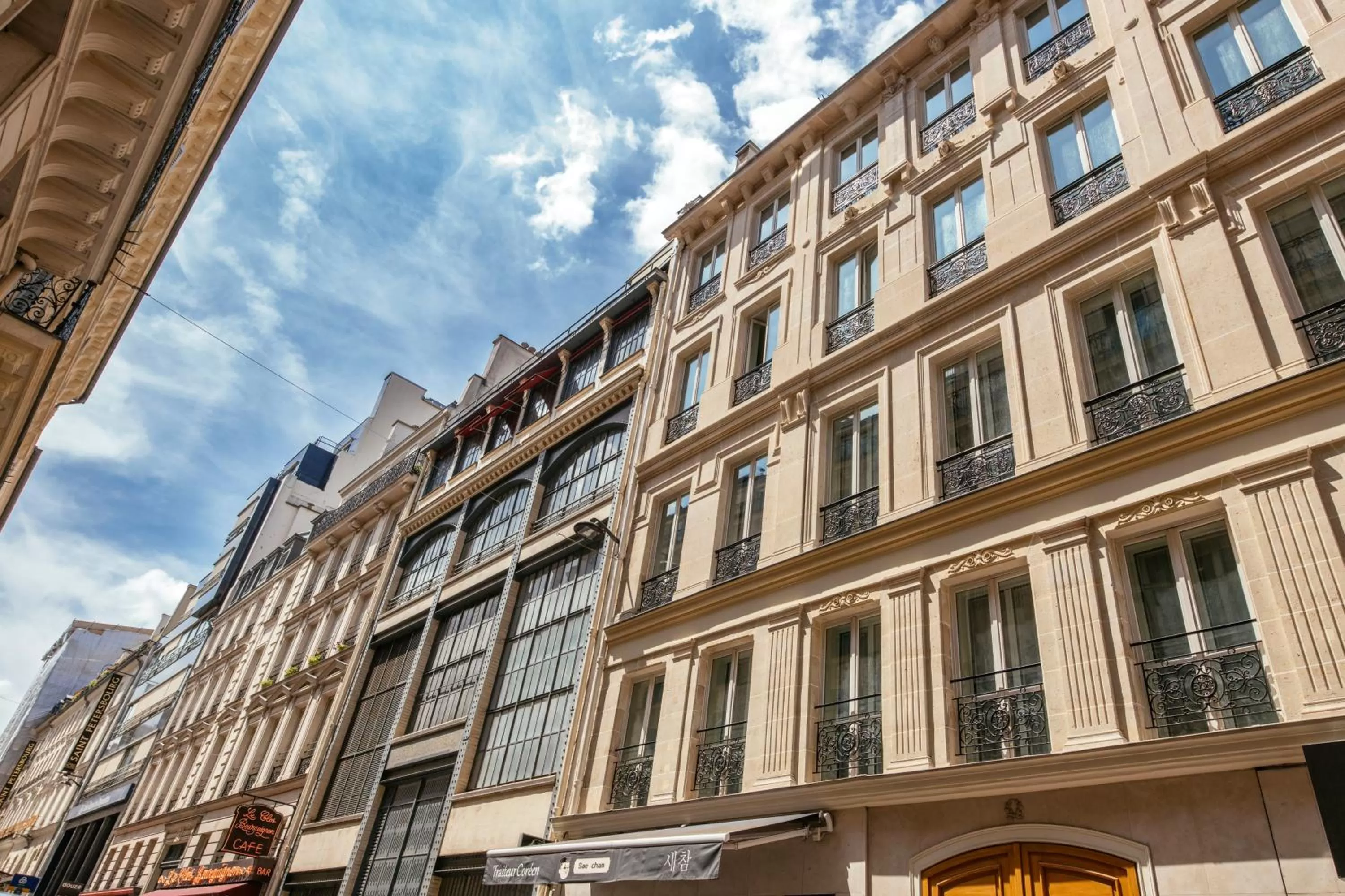 Property building in Aparthotel Adagio Paris Opéra