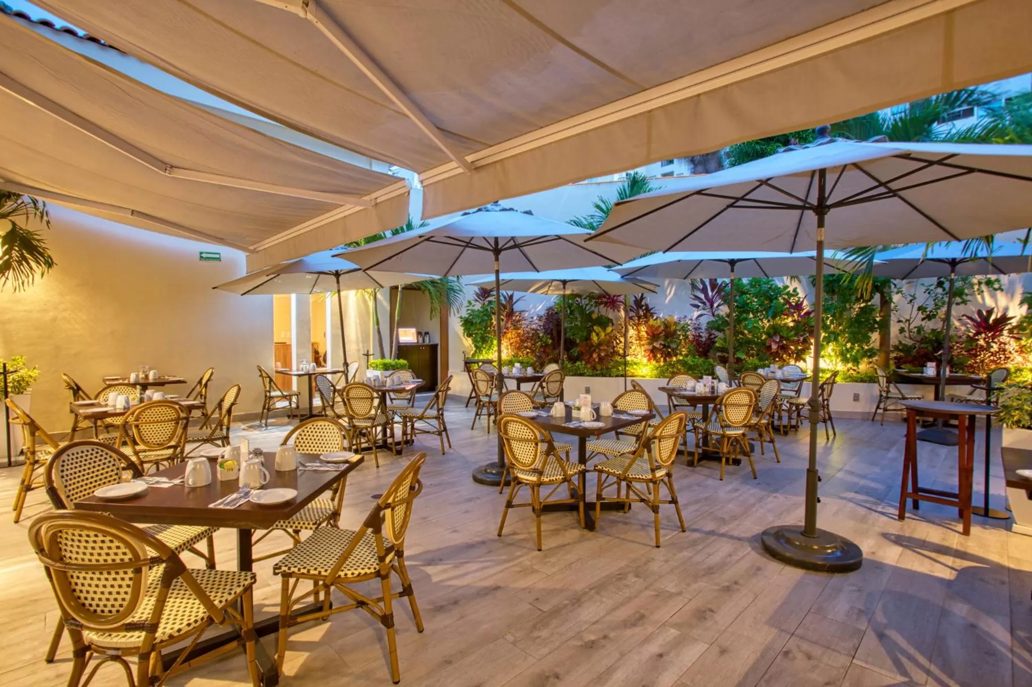 Dining area in Casa Nicole Hotel Boutique