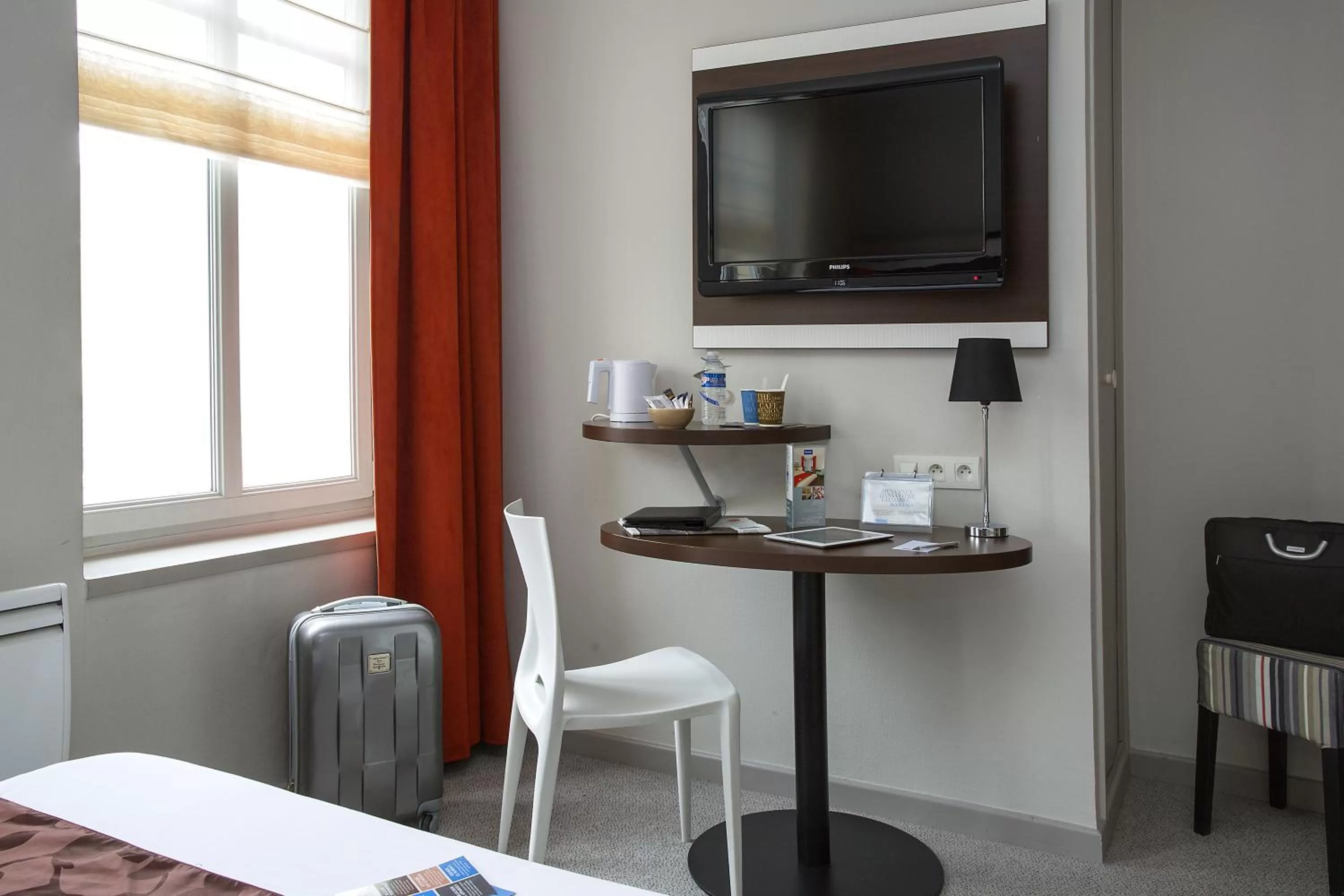 Decorative detail, TV/Entertainment Center in Hôtel des Reignaux