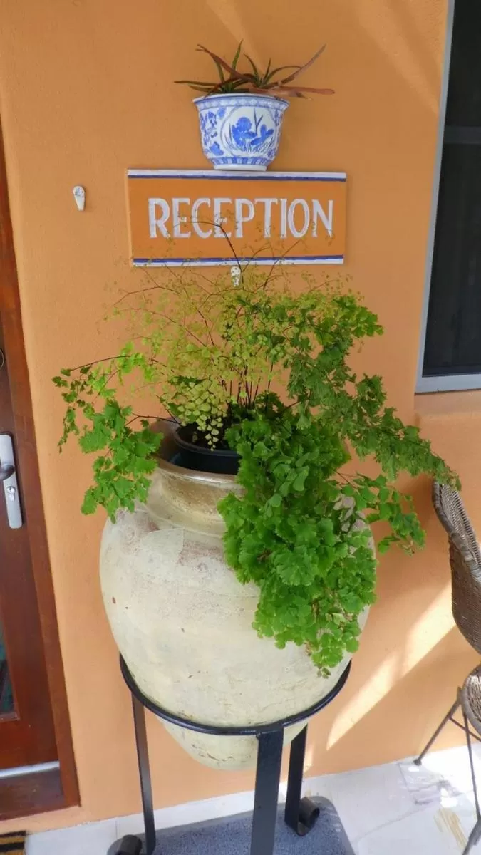 Facade/entrance in L'Auberge Noosa