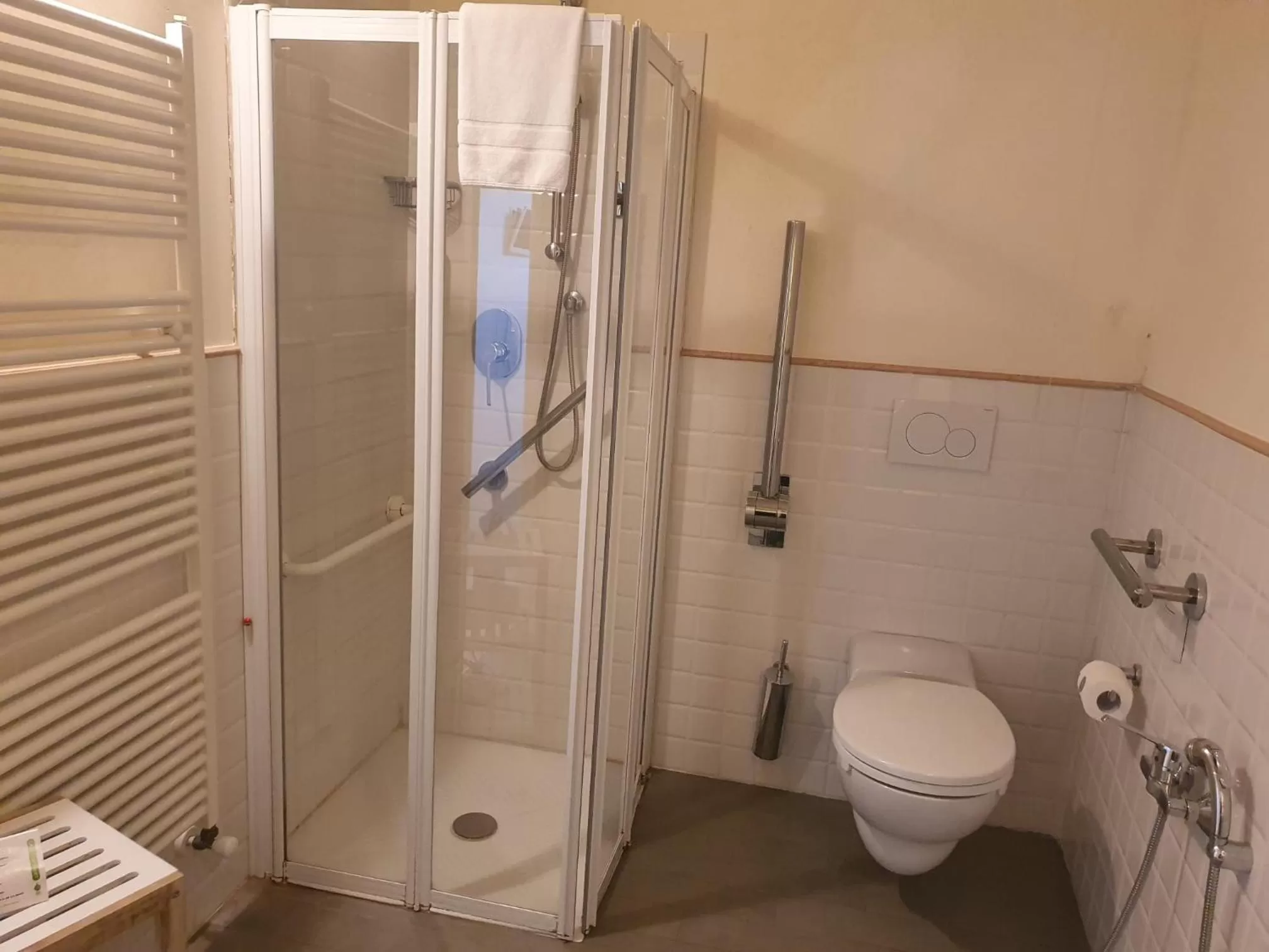 Bathroom in Hotel Villa Moron