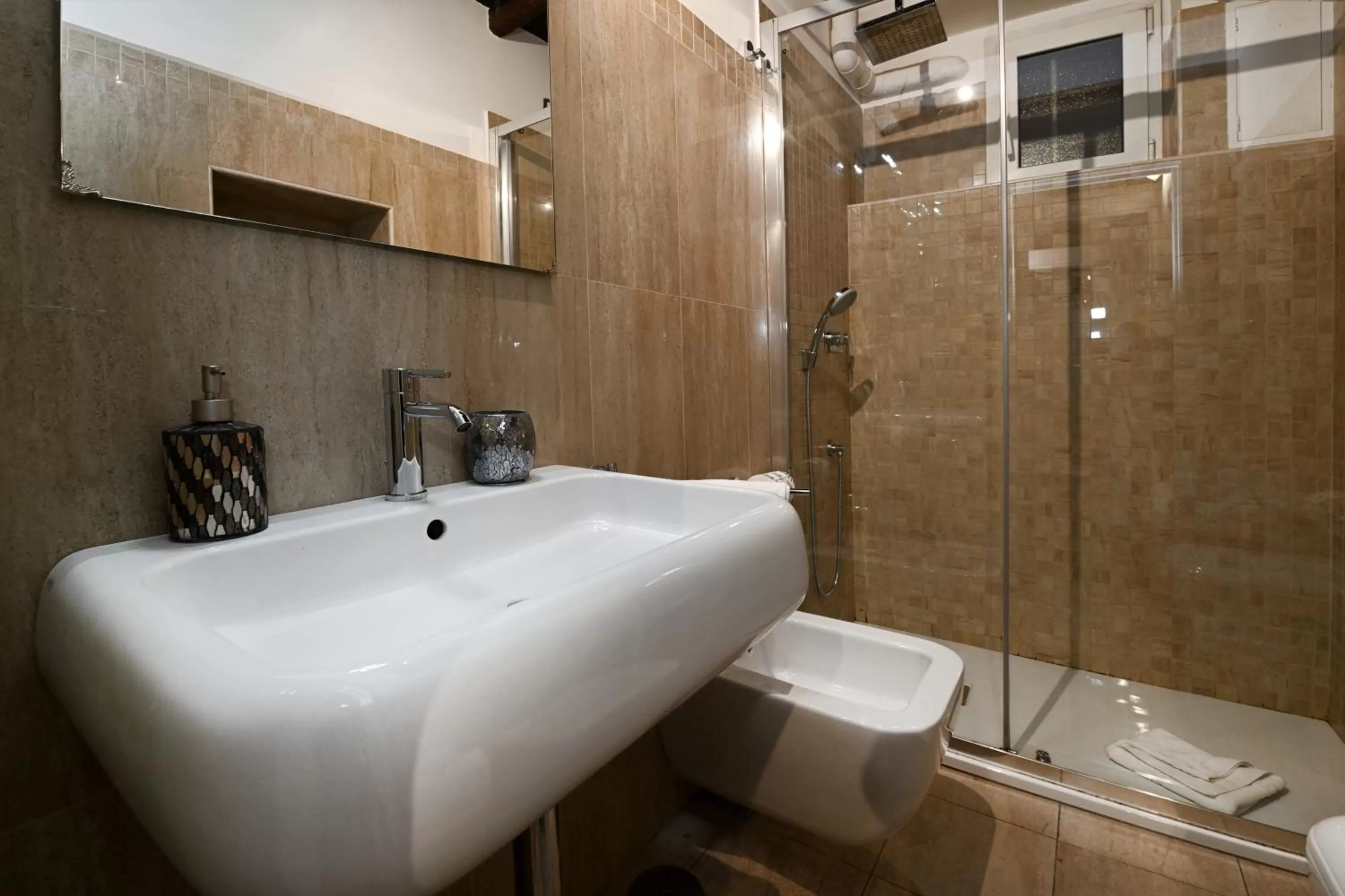 Shower in Vicolo 22 - Residenze Romanae