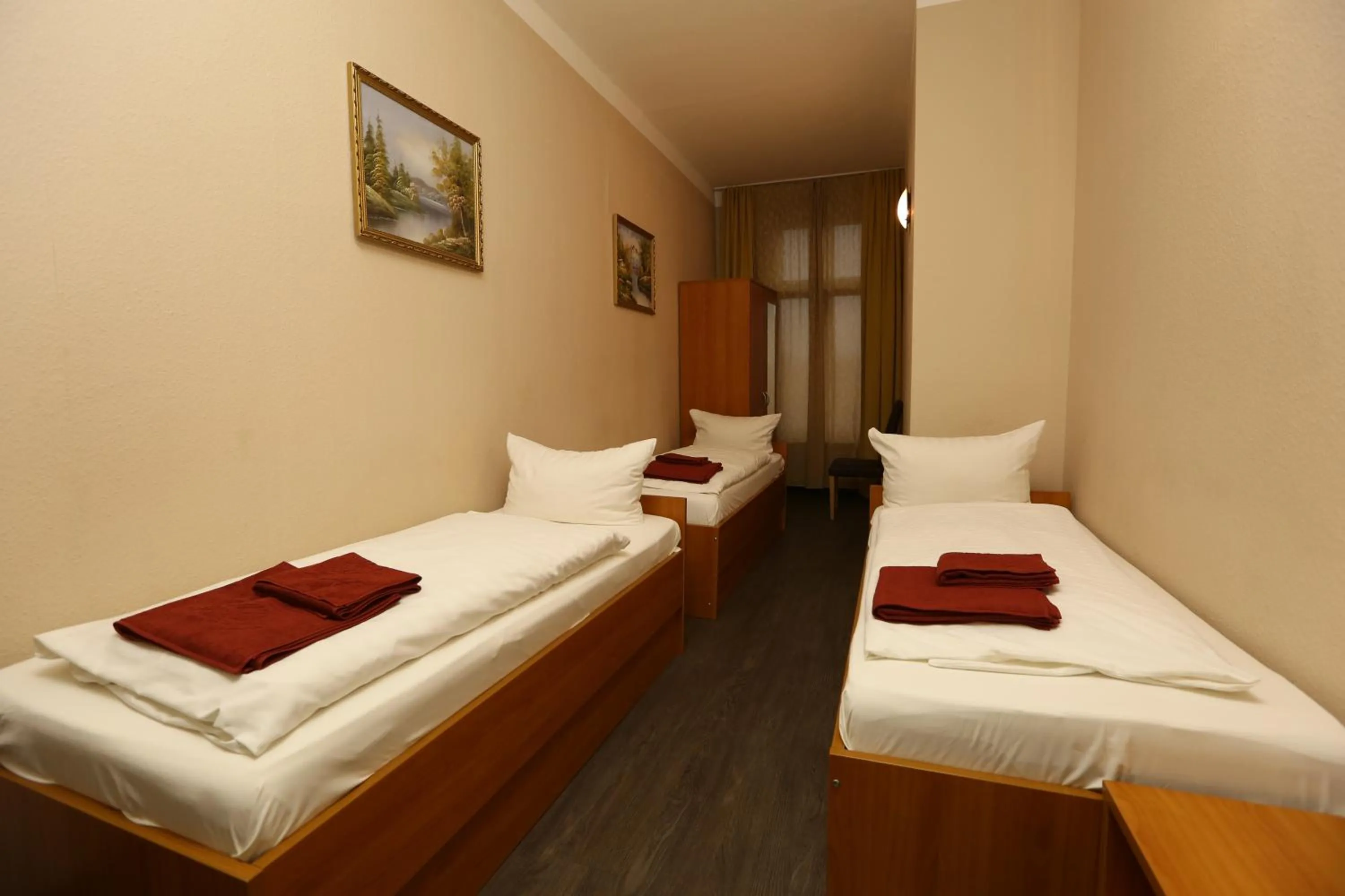 Photo of the whole room, Bed in Hotel AI Königshof