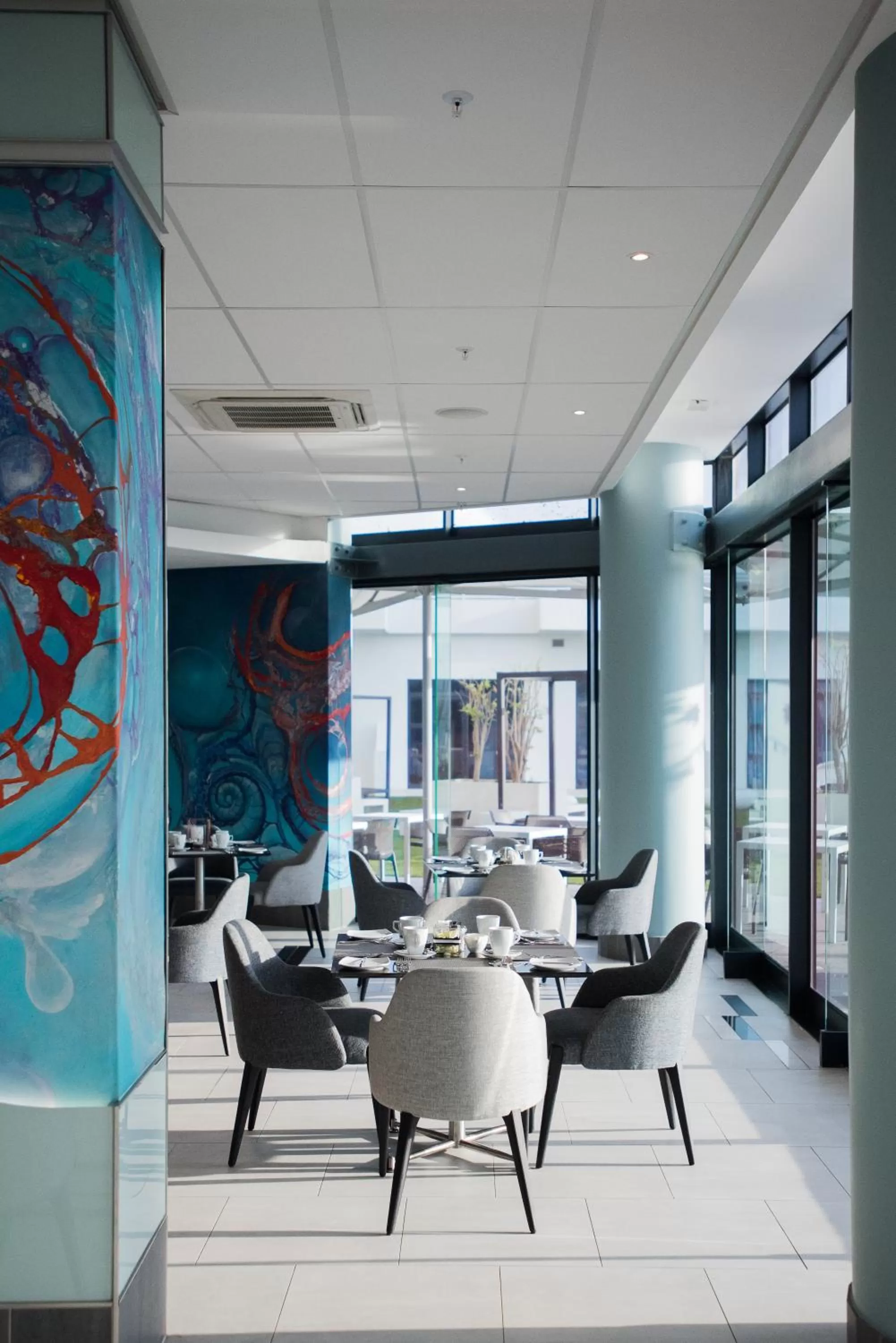 Restaurant/places to eat in The Capital Pearls Hotel