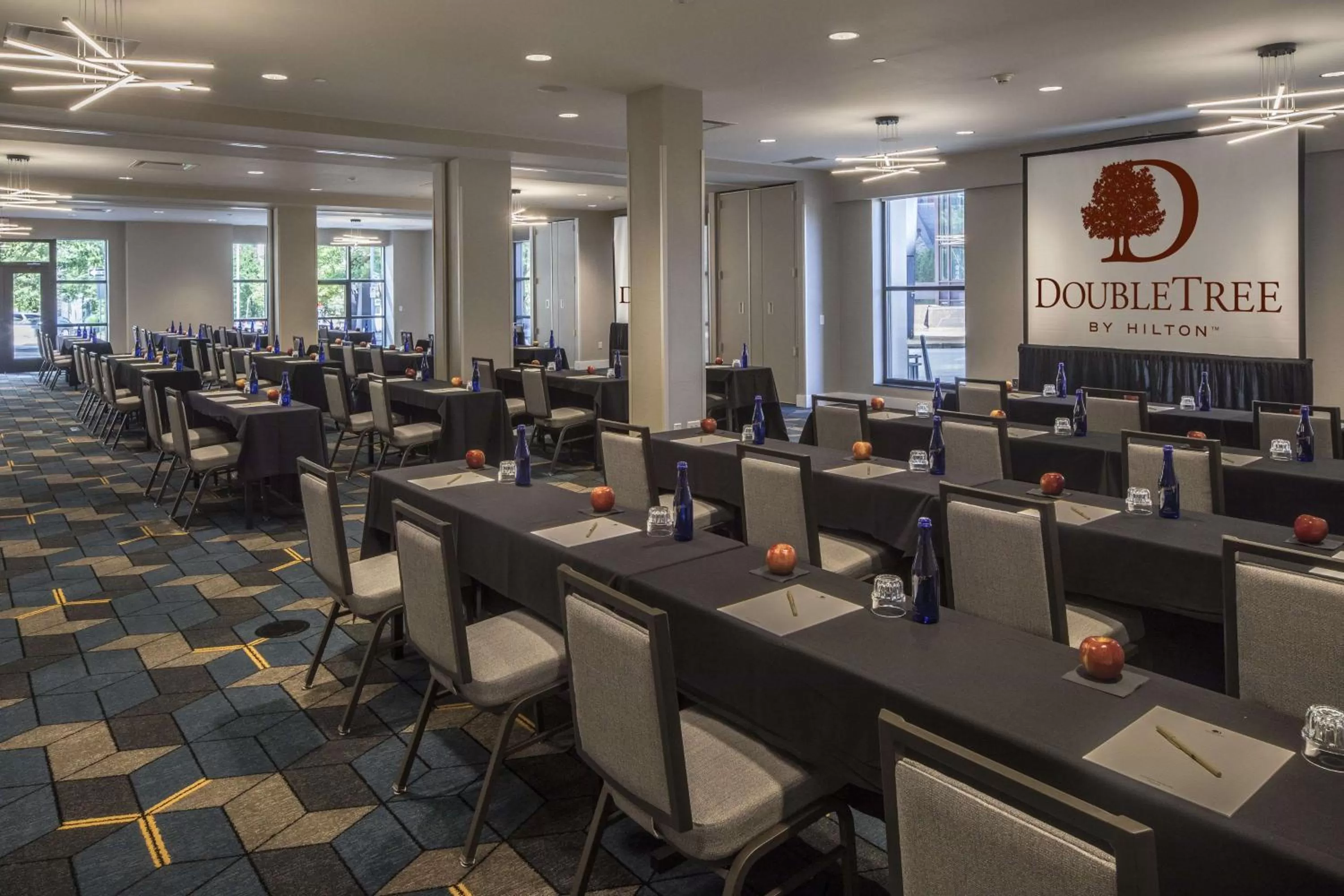 Meeting/conference room in DoubleTree by Hilton Hotel & Suites Pittsburgh Downtown