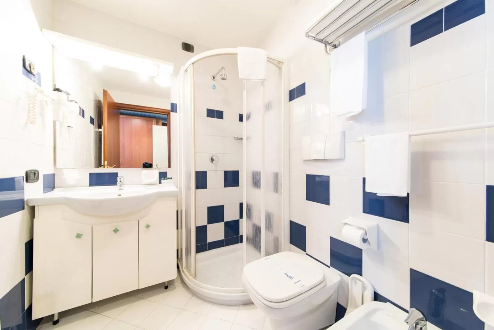 Bathroom in Airport Hotel Bergamo