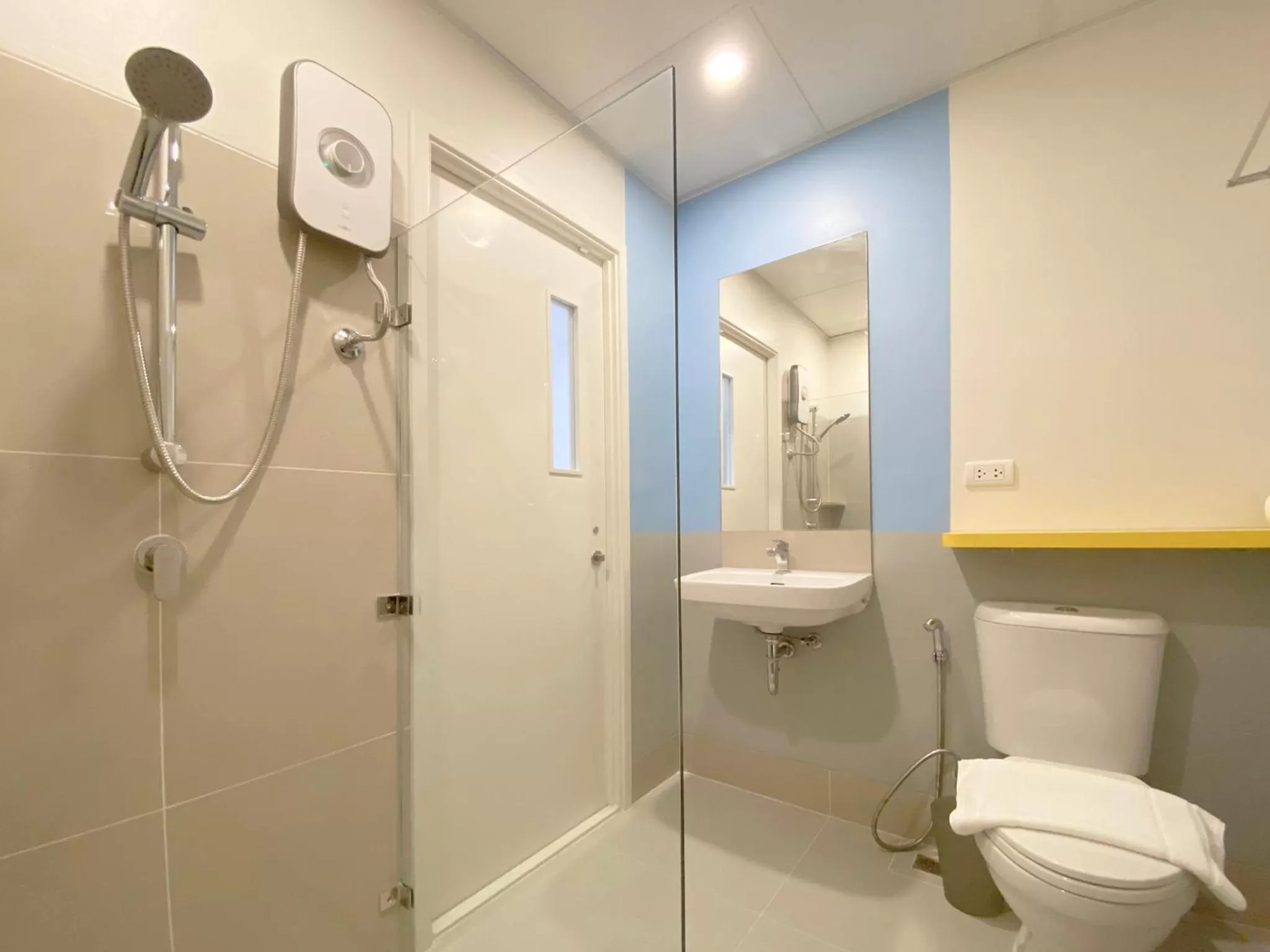 Bathroom in HOP INN Bangkok Krung Thonburi Station