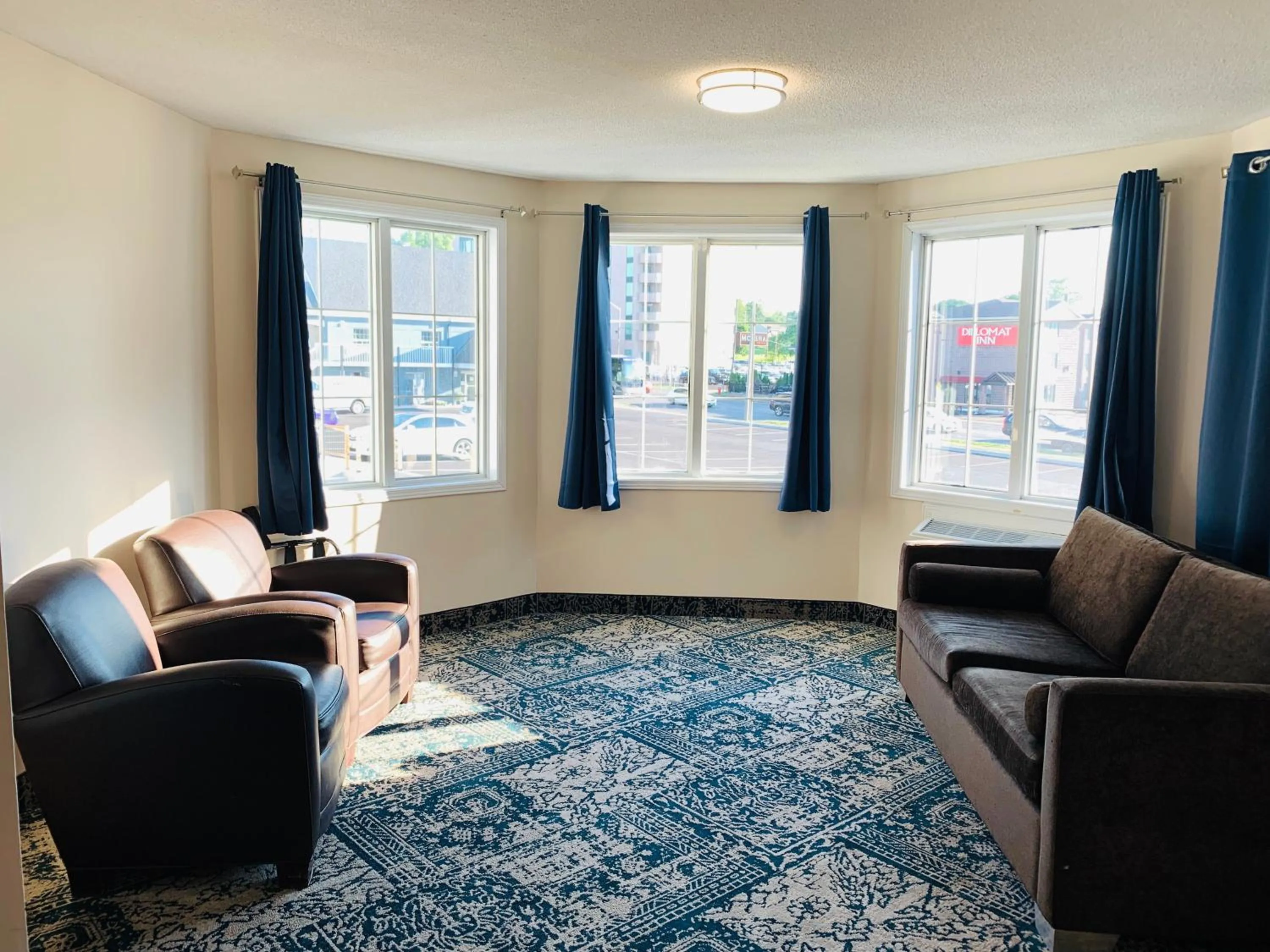 Falls Lodge & Suites