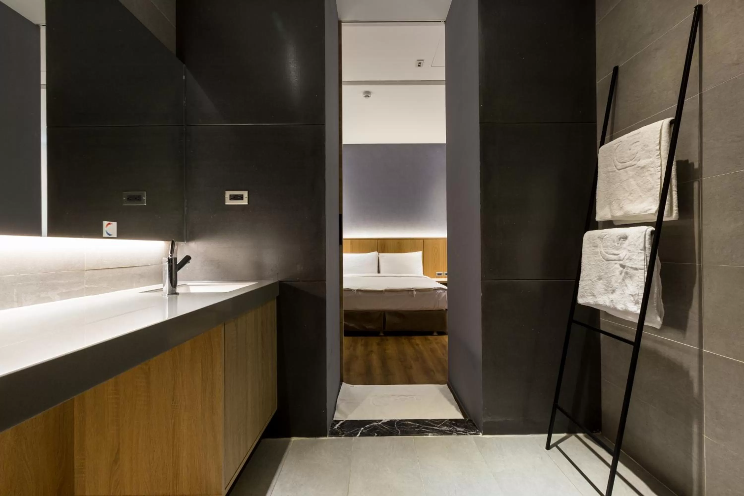 Bathroom, Bed in Green Hotel