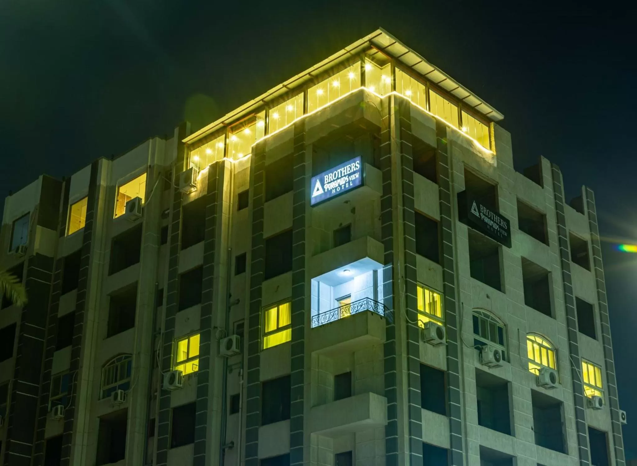 Property Building in Brothers Pyramids View Hotel