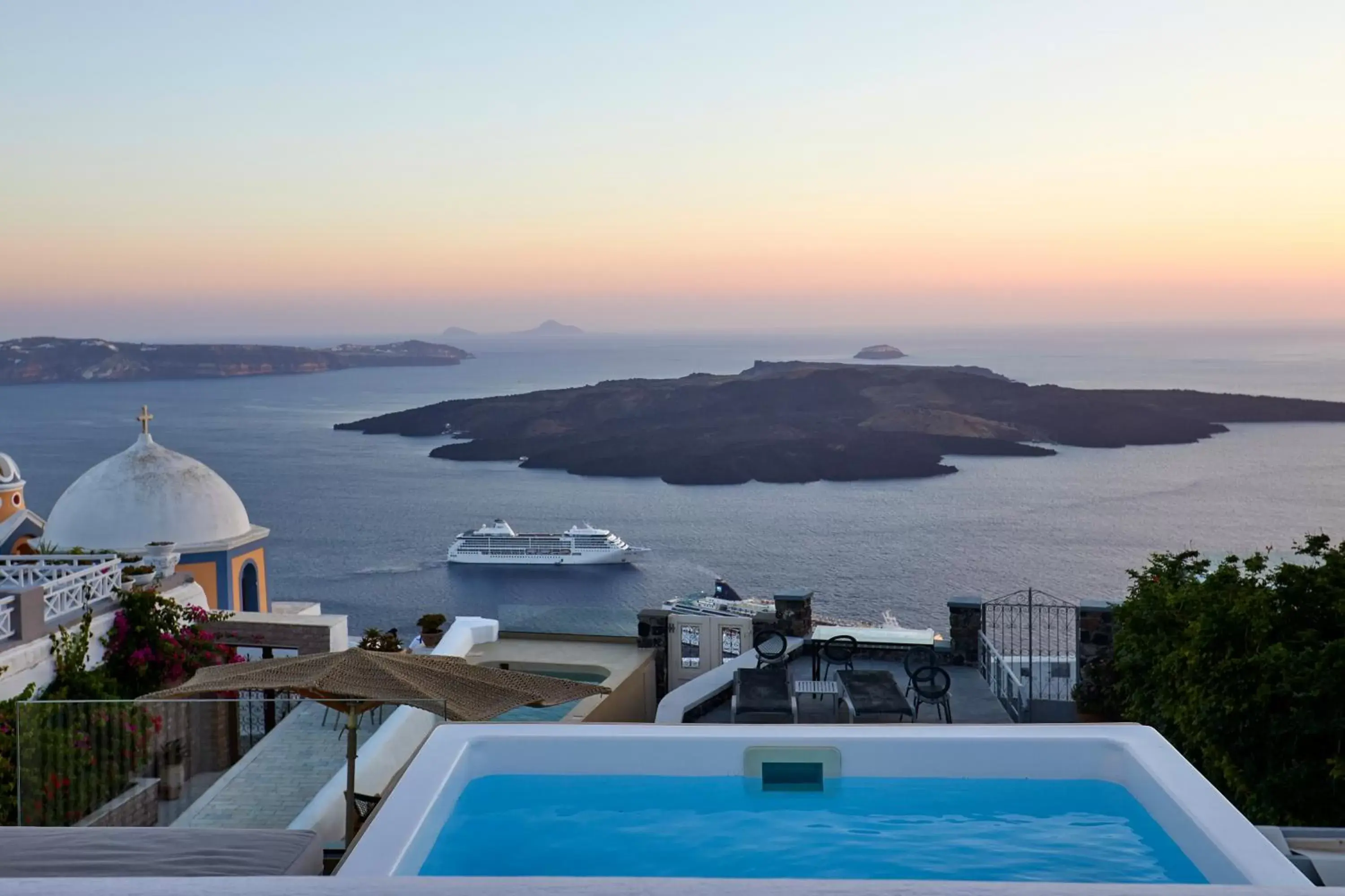 Deluxe Suite with Outdoor Heated Plunge Pool in U & ME SUITES Deluxe Suite with Outdoor Heated Plunge Pool in U & ME SUITES