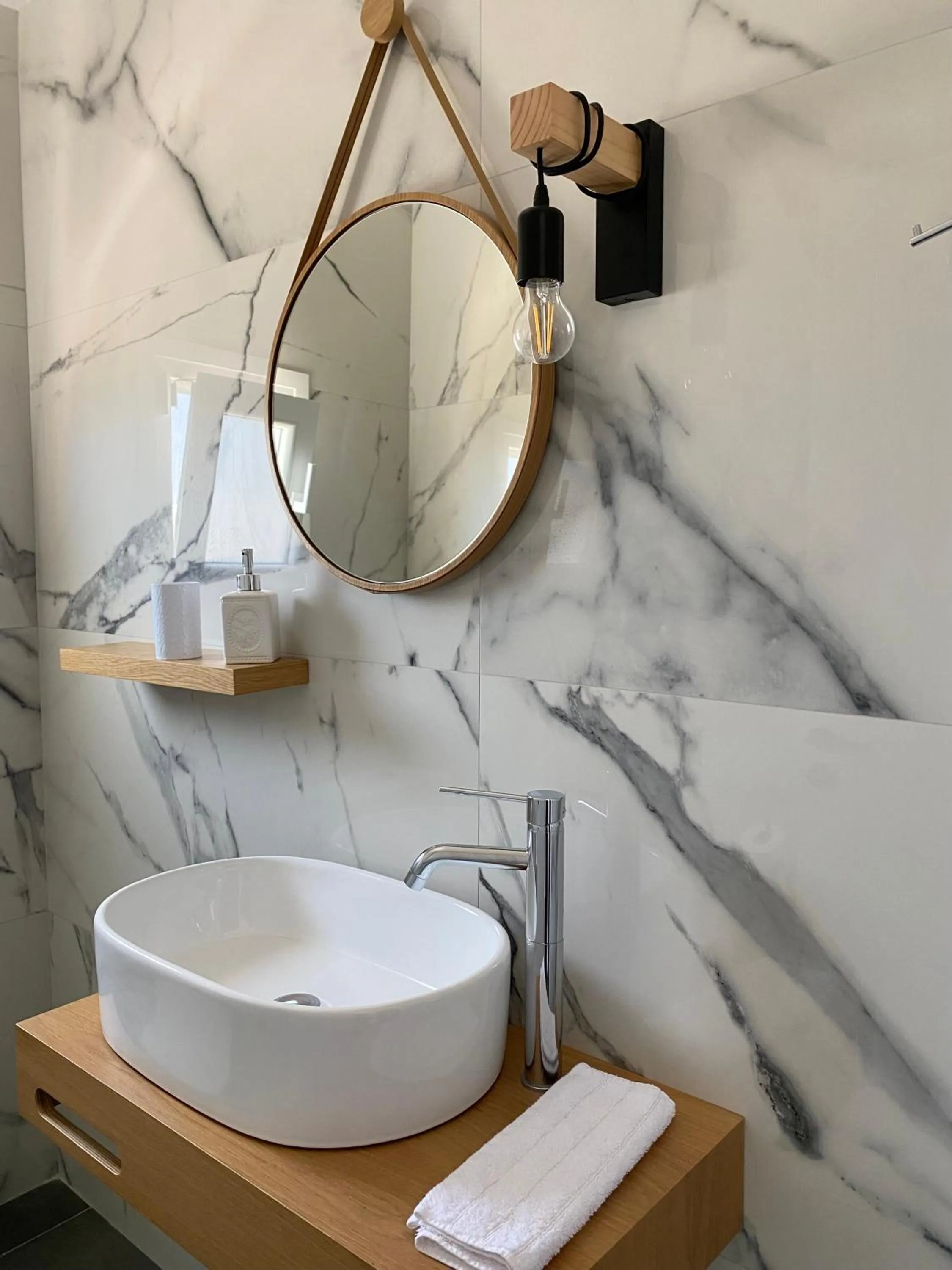 Bathroom in Fikas Hotel