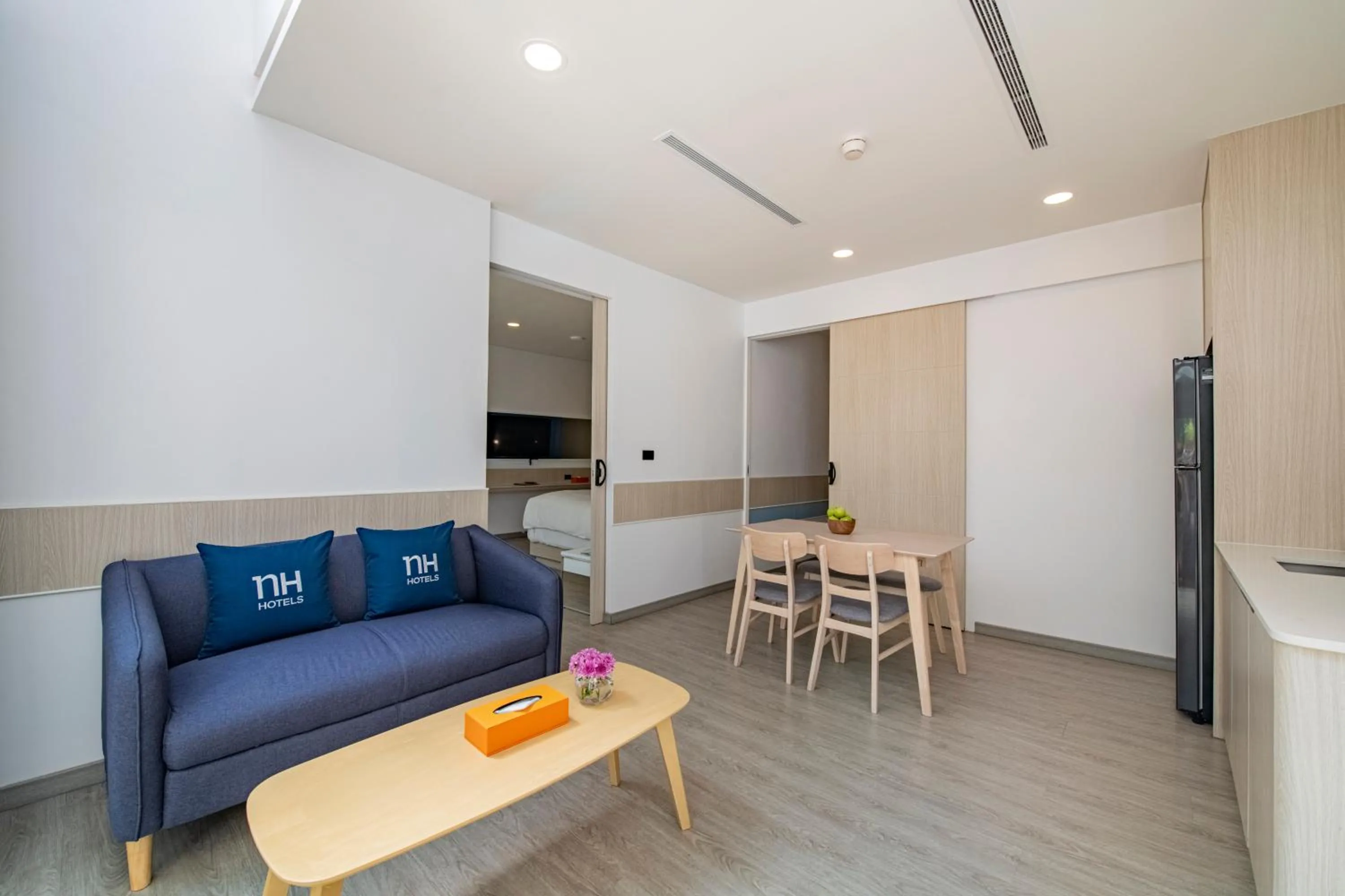 Living room in NH Boat Lagoon Phuket Resort