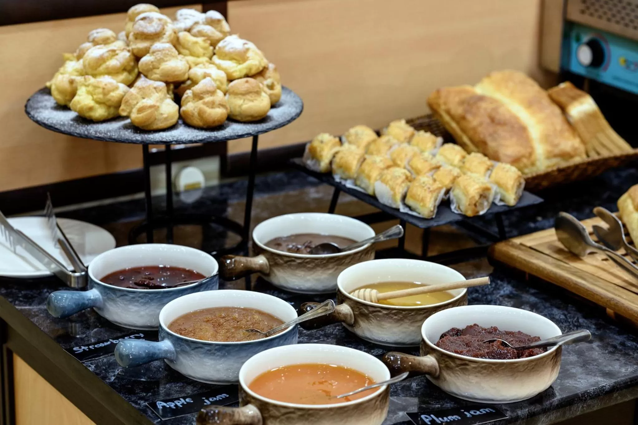 Restaurant/places to eat in Royal Plaza by Stellar Hotels, Yerevan