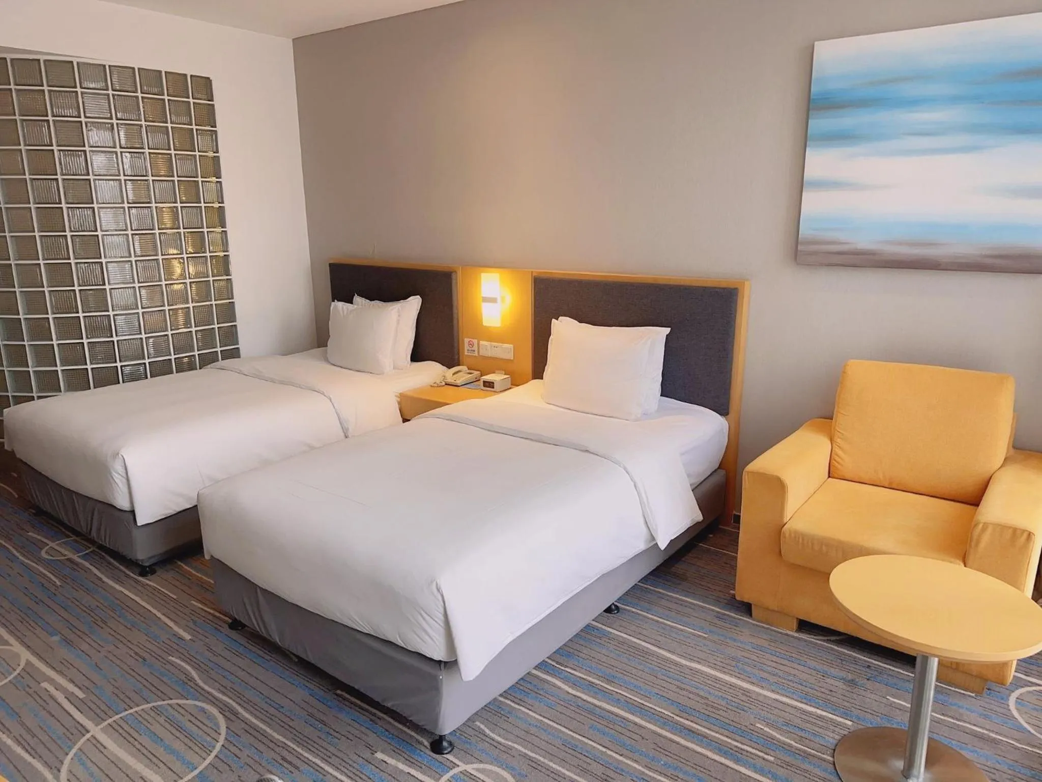Photo of the whole room, Bed in Holiday Inn Express Shijiazhuang Heping by IHG