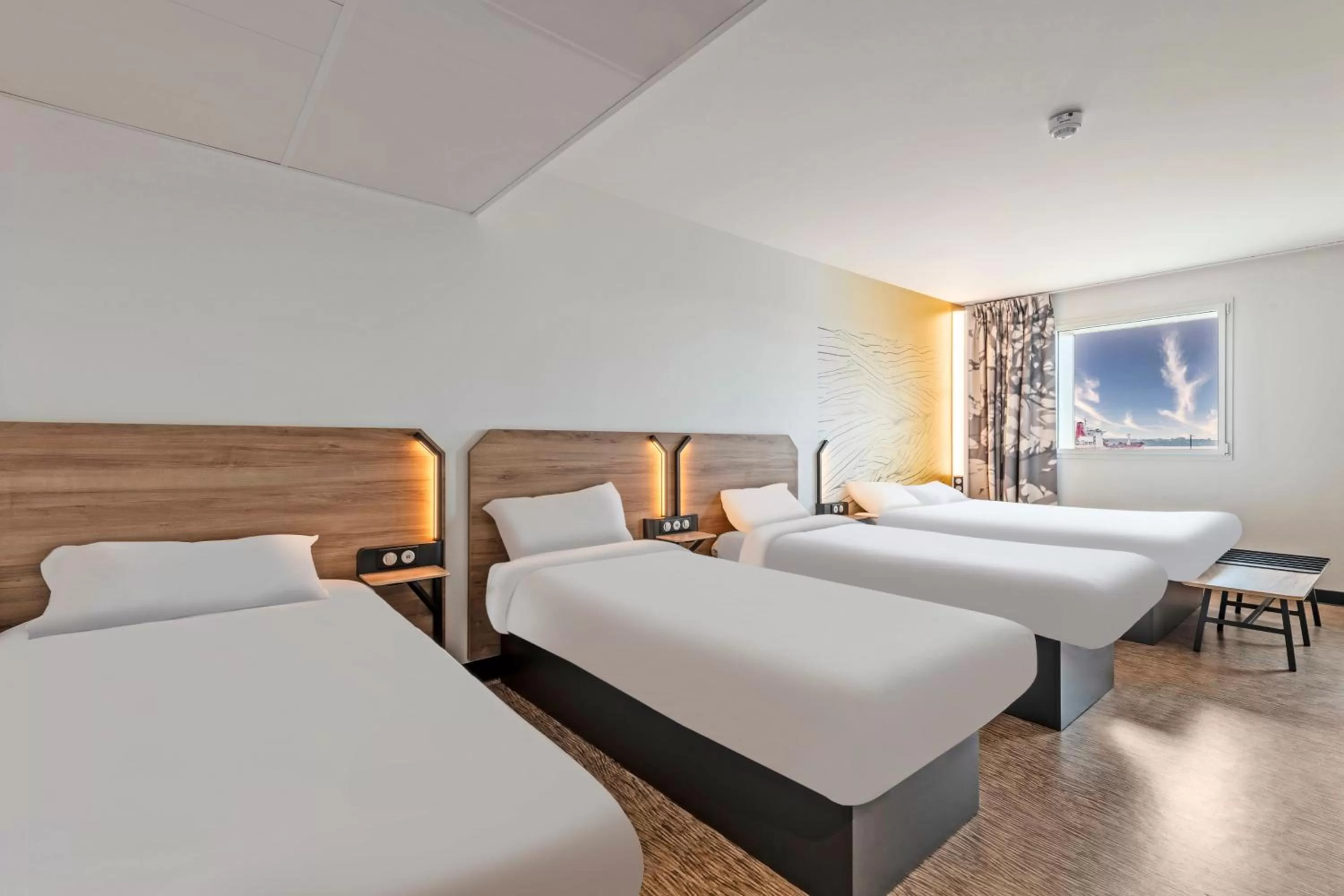 Bedroom, Bed in B&B HOTEL Brest Centre Port de Commerce