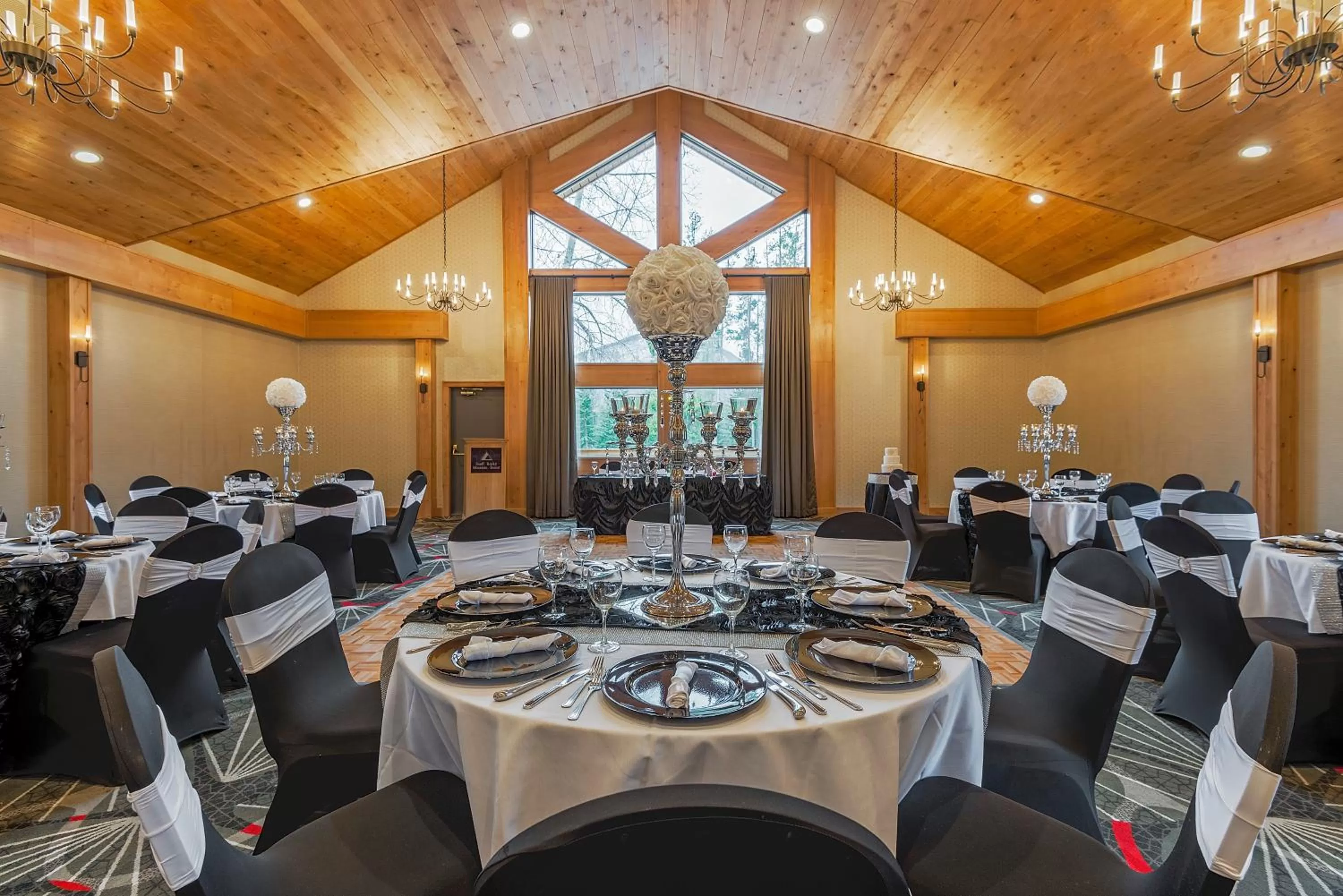 Meeting/conference room in Banff Rocky Mountain Resort