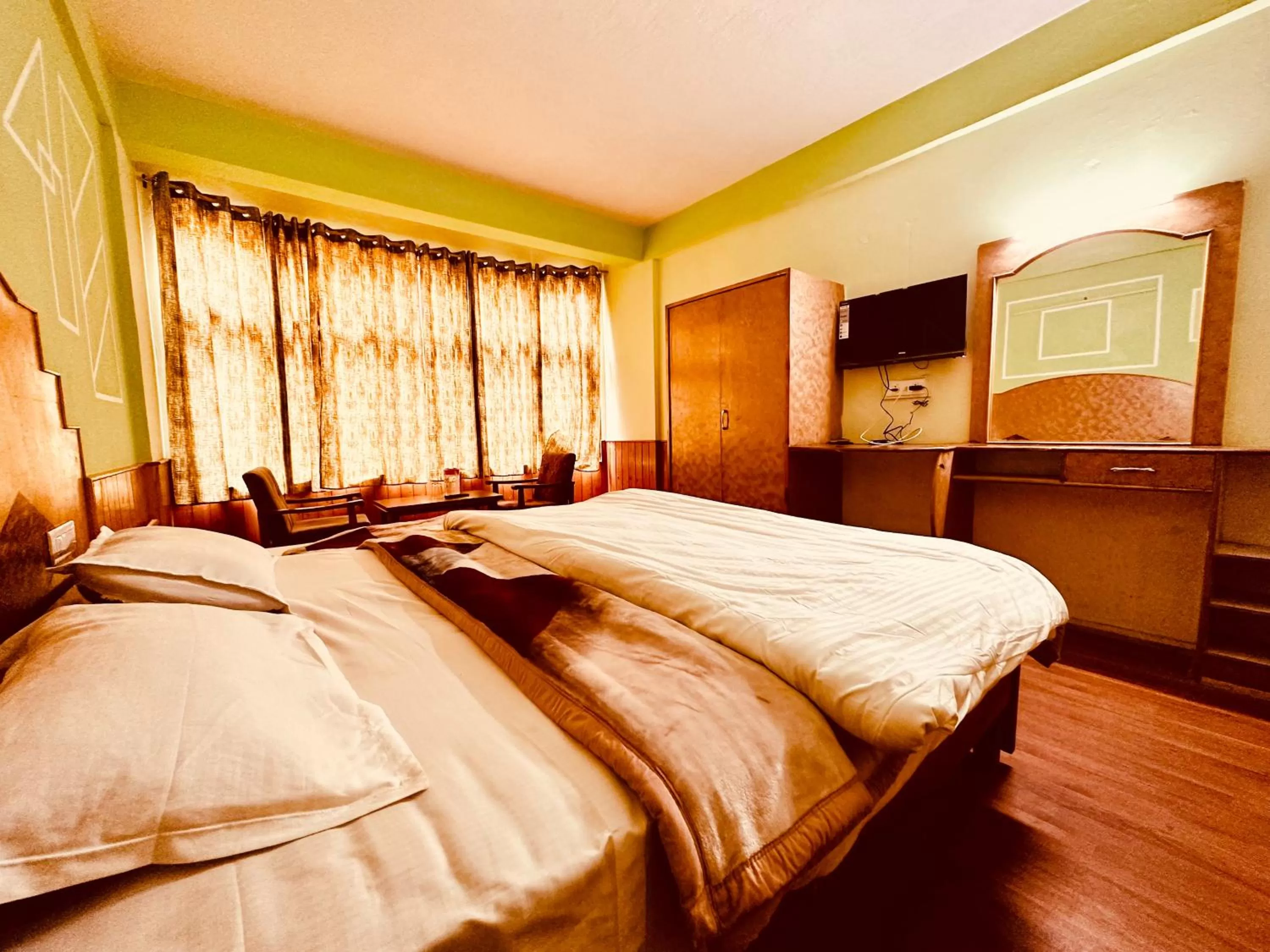 Evening entertainment in Hotel D Kanchan Manali