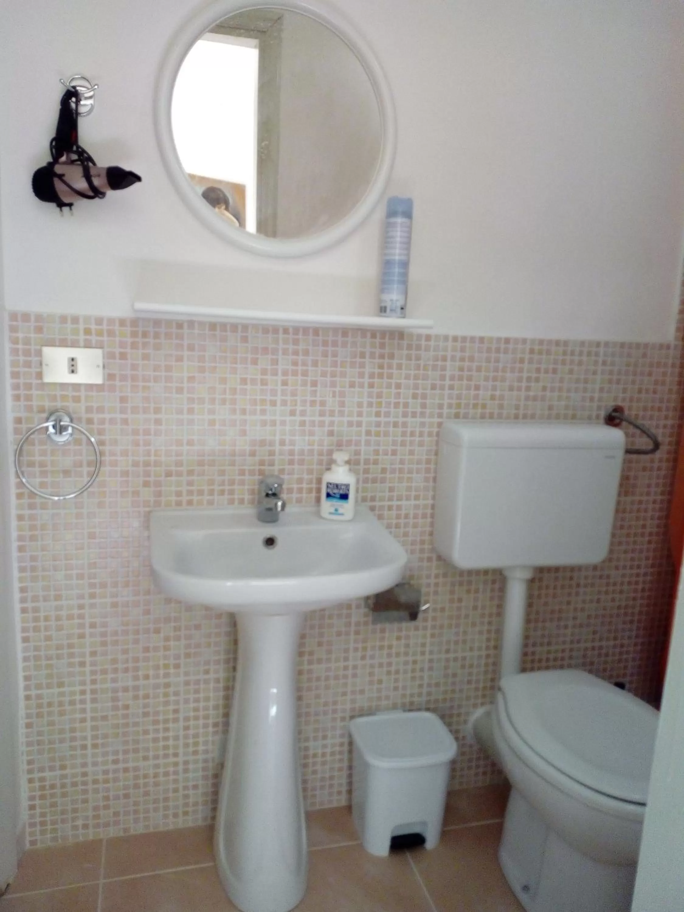 Bathroom in B&B Le Lumìe "Il Cortiletto Del Centro"