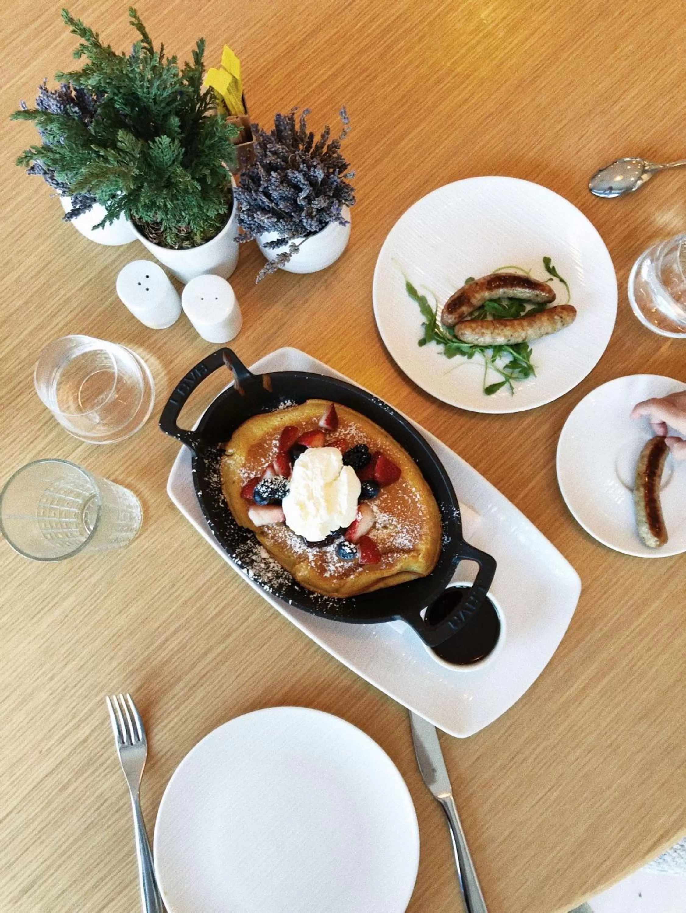 Dining area in Oceana Santa Monica, LXR Hotels & Resorts