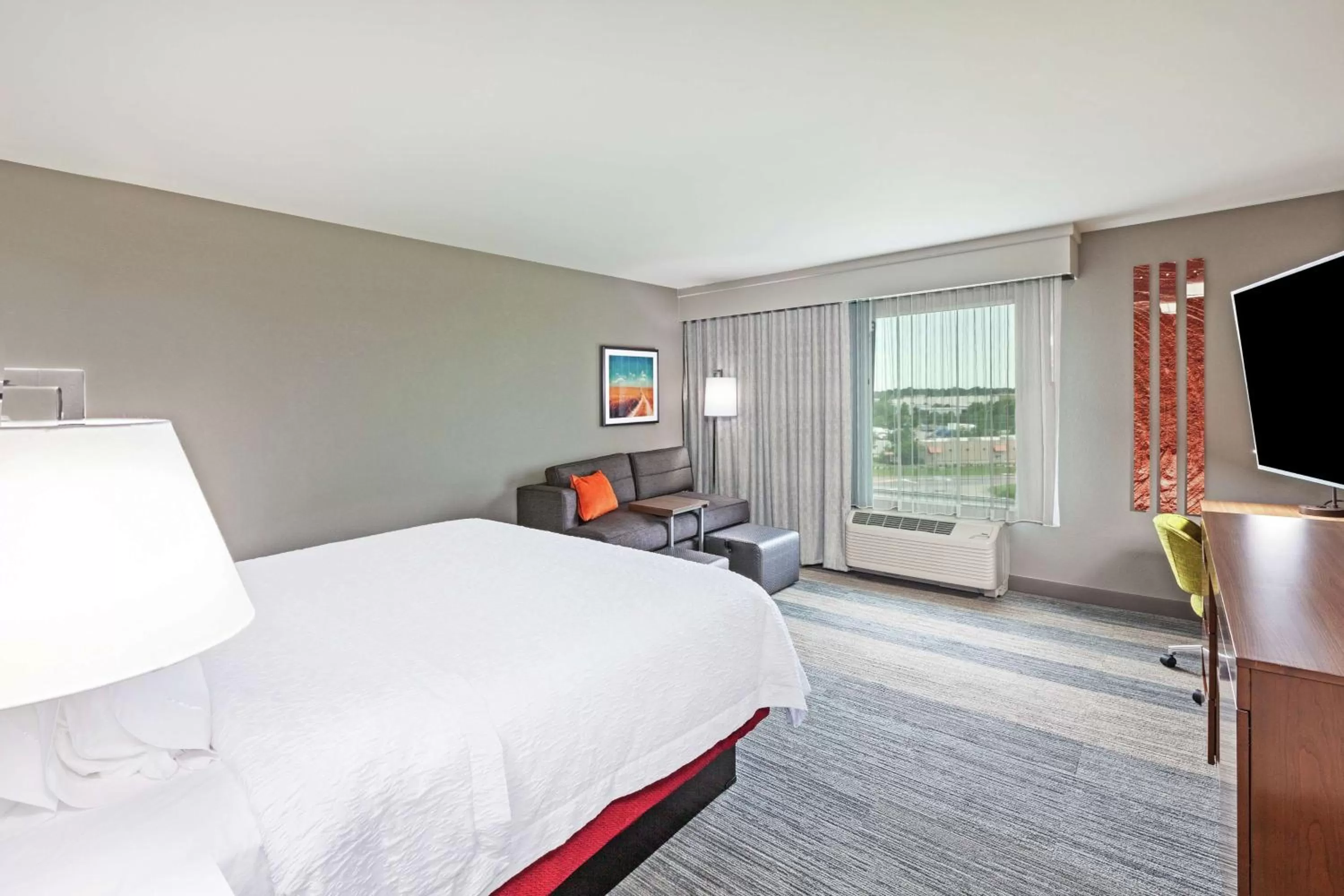 Bedroom, Bed in Hampton Inn Gardner