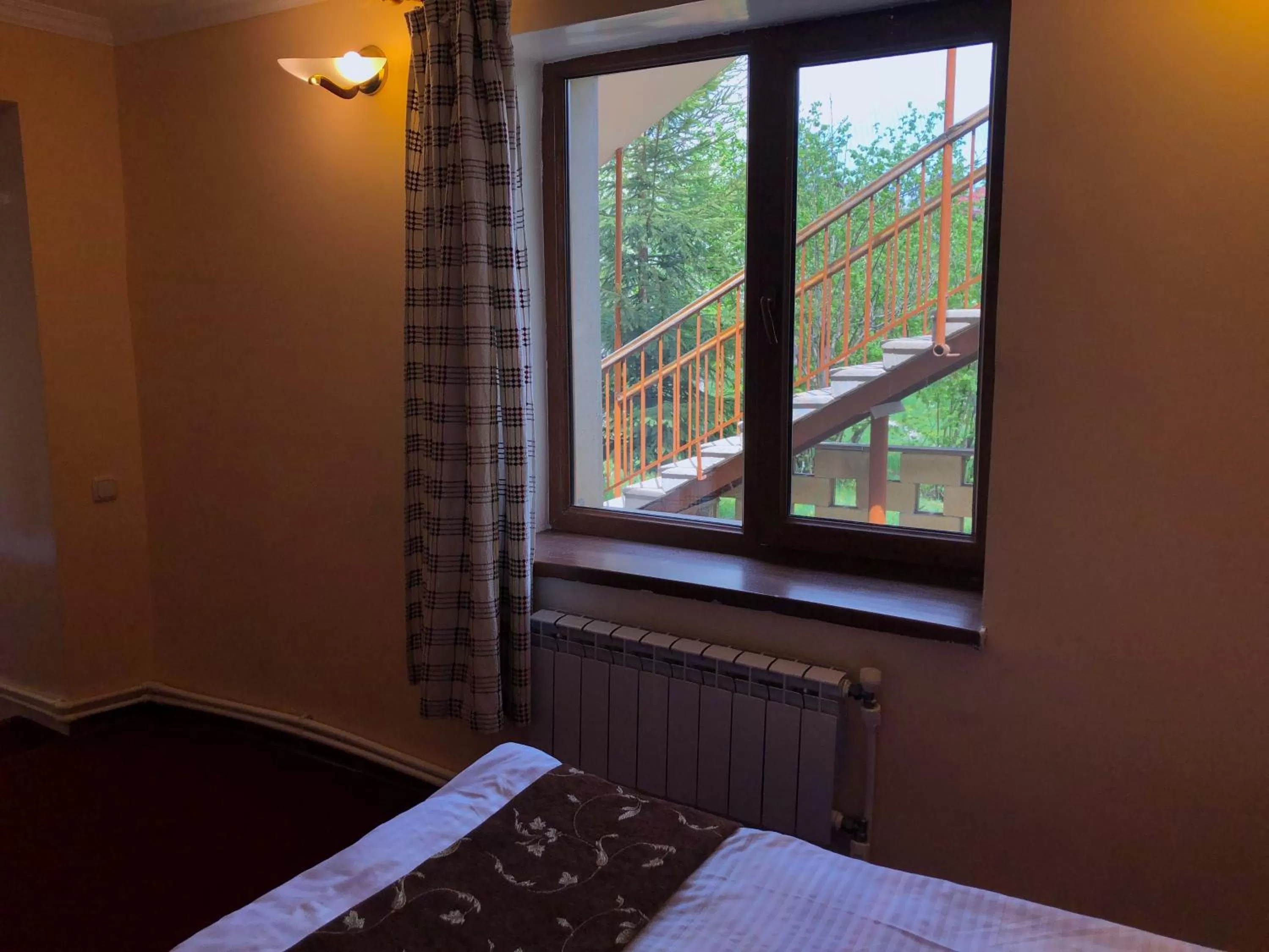 Bedroom, Bed in Dil Hill by Sam