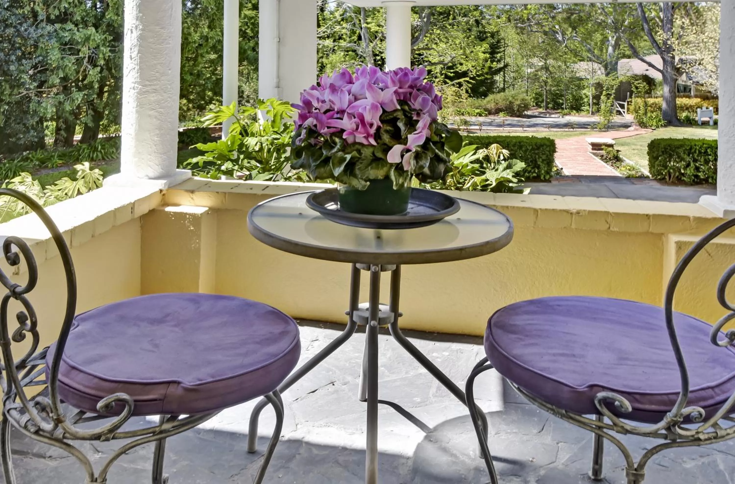 Facade/entrance in Bundanoon Lodge