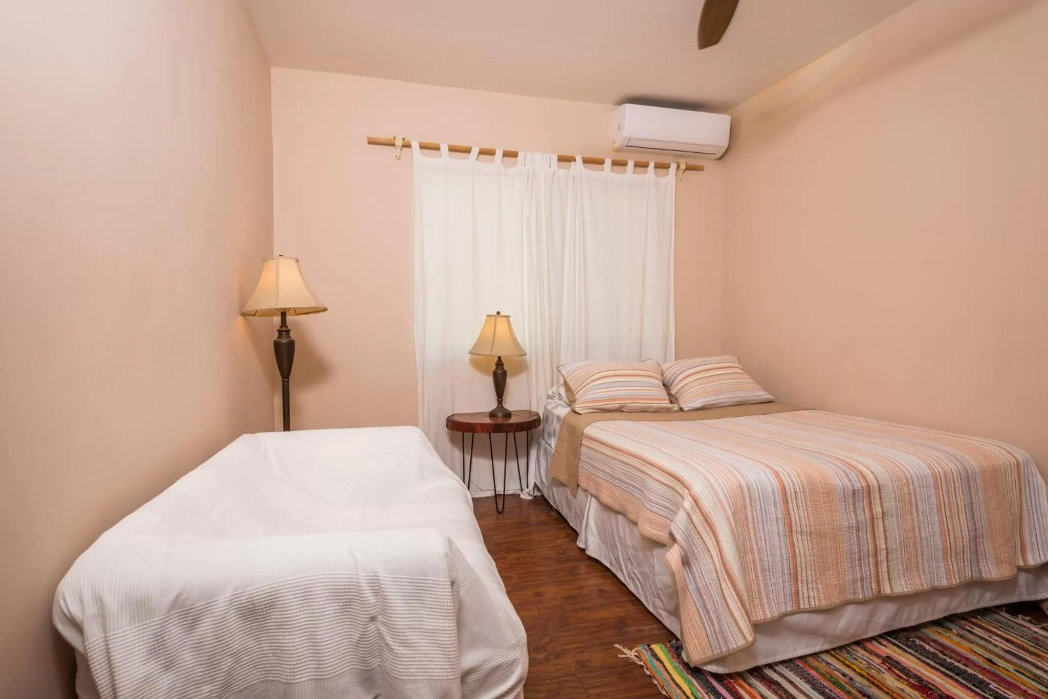 Bedroom, Bed in Corona del Mar