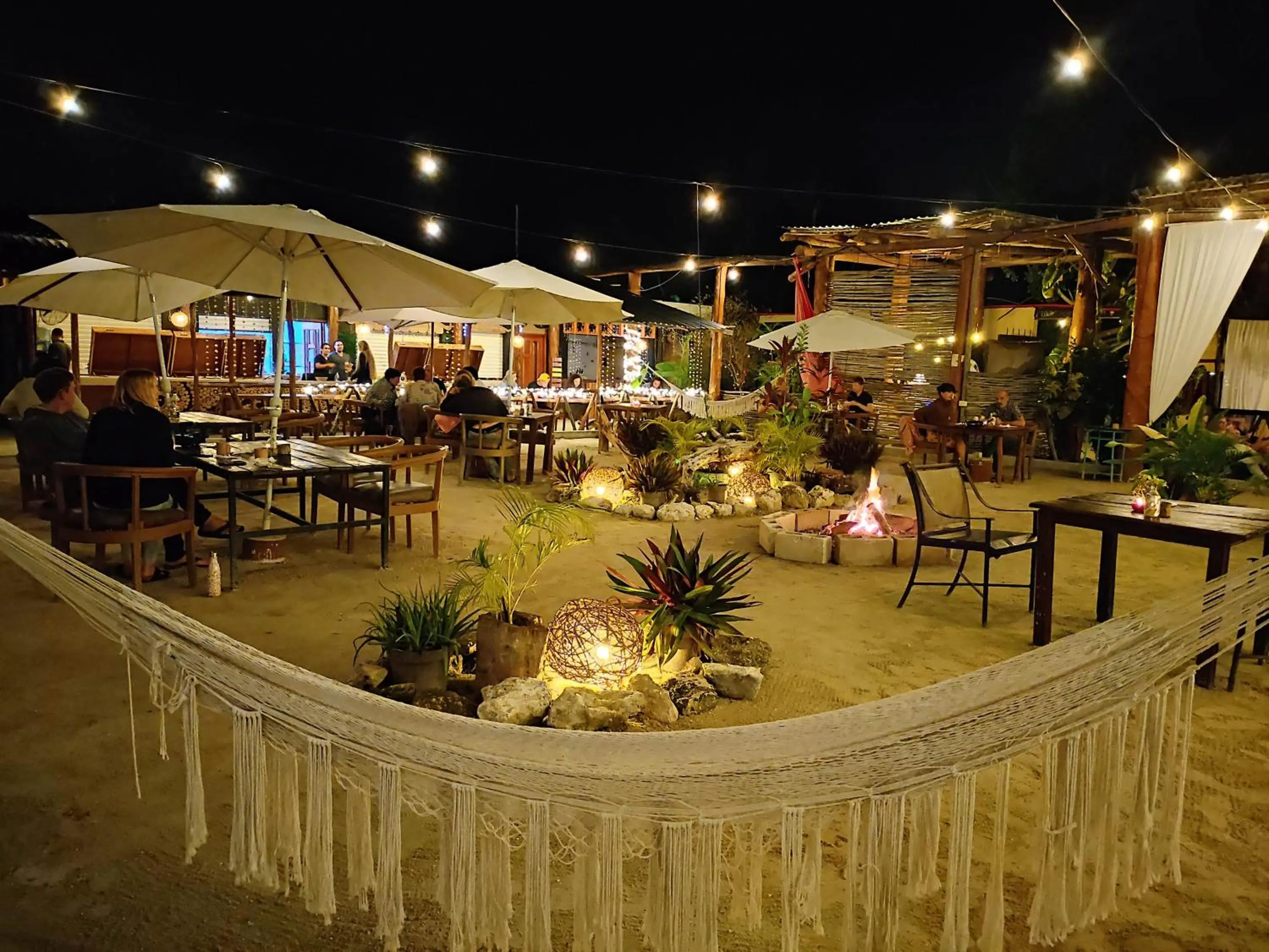 Patio, Restaurant/Places to Eat in Lucky Traveler Hostel
