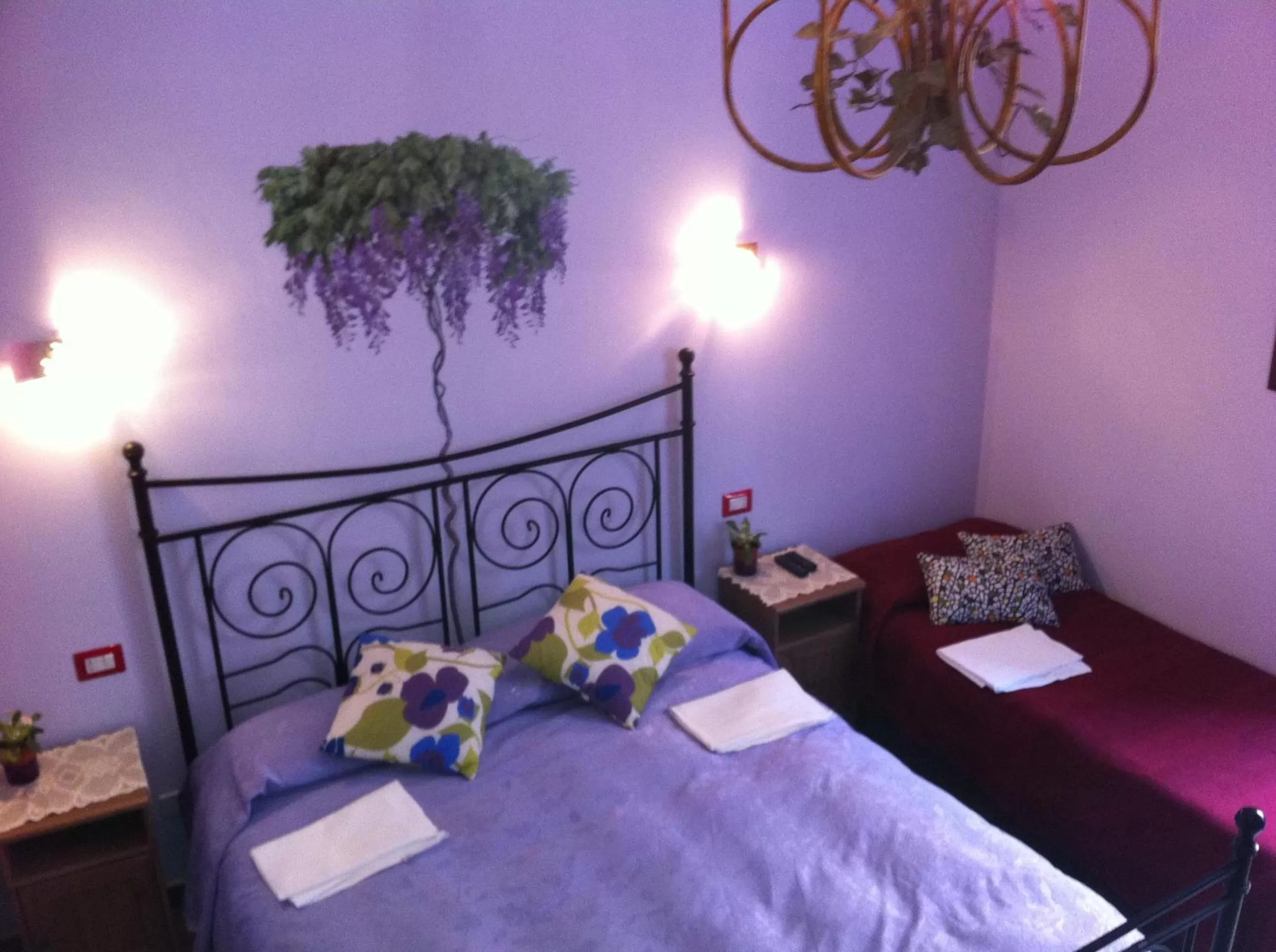 Bedroom, Bed in Rhome86