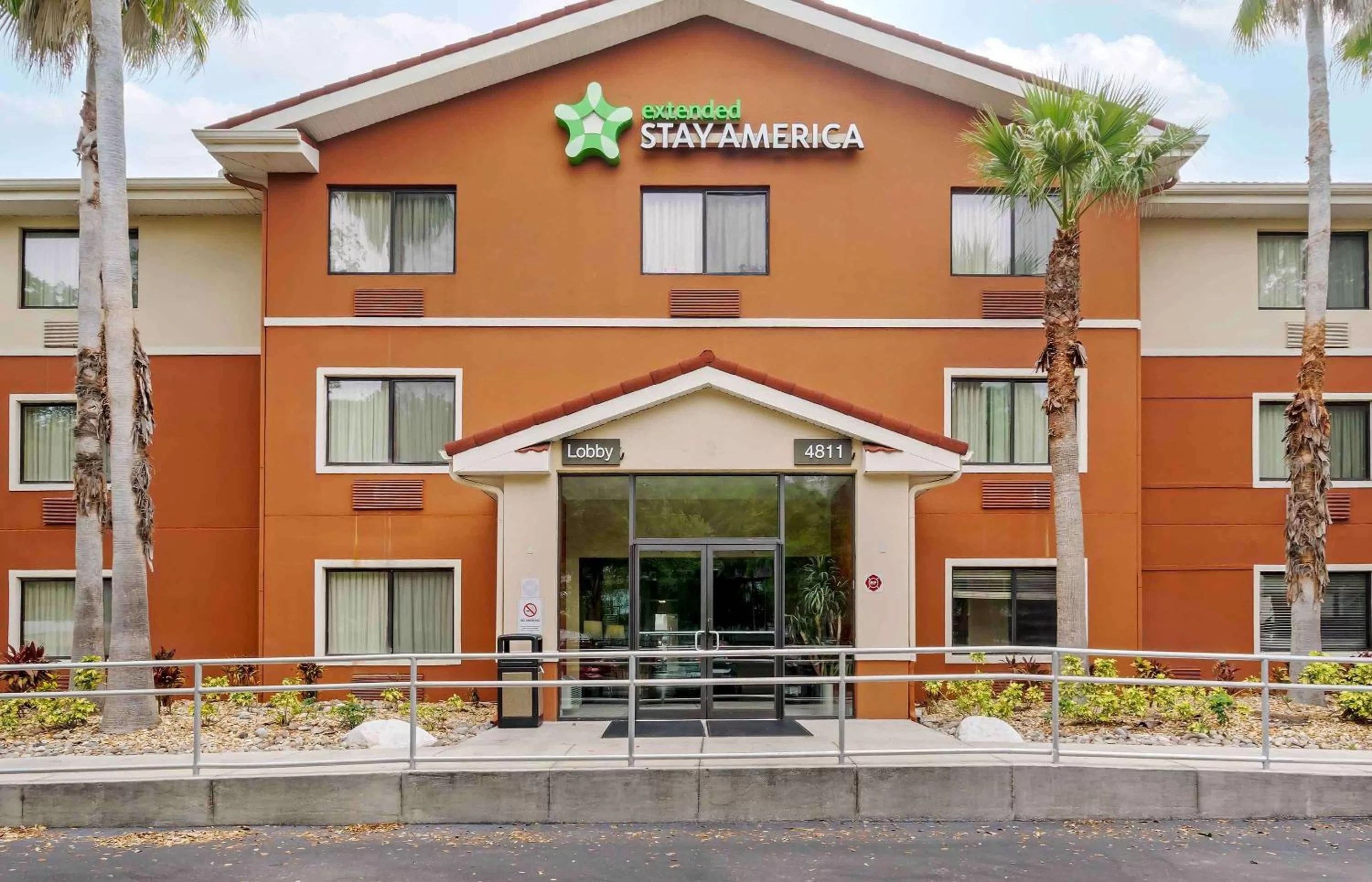 Property building in Extended Stay America Select Suites Tampa Airport Memorial Hwy
