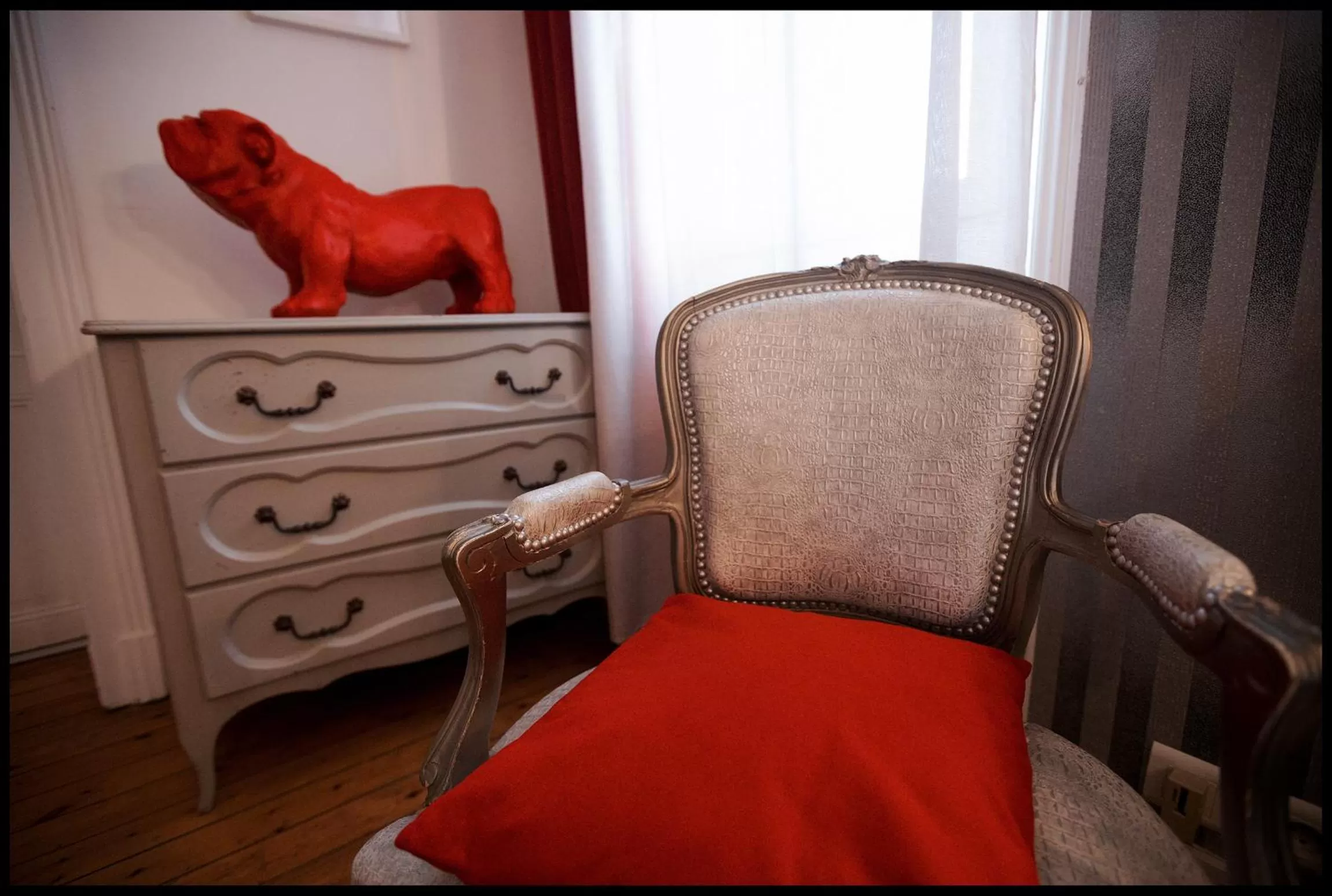 Bedroom, Seating Area in HOTEL BELLEVUE