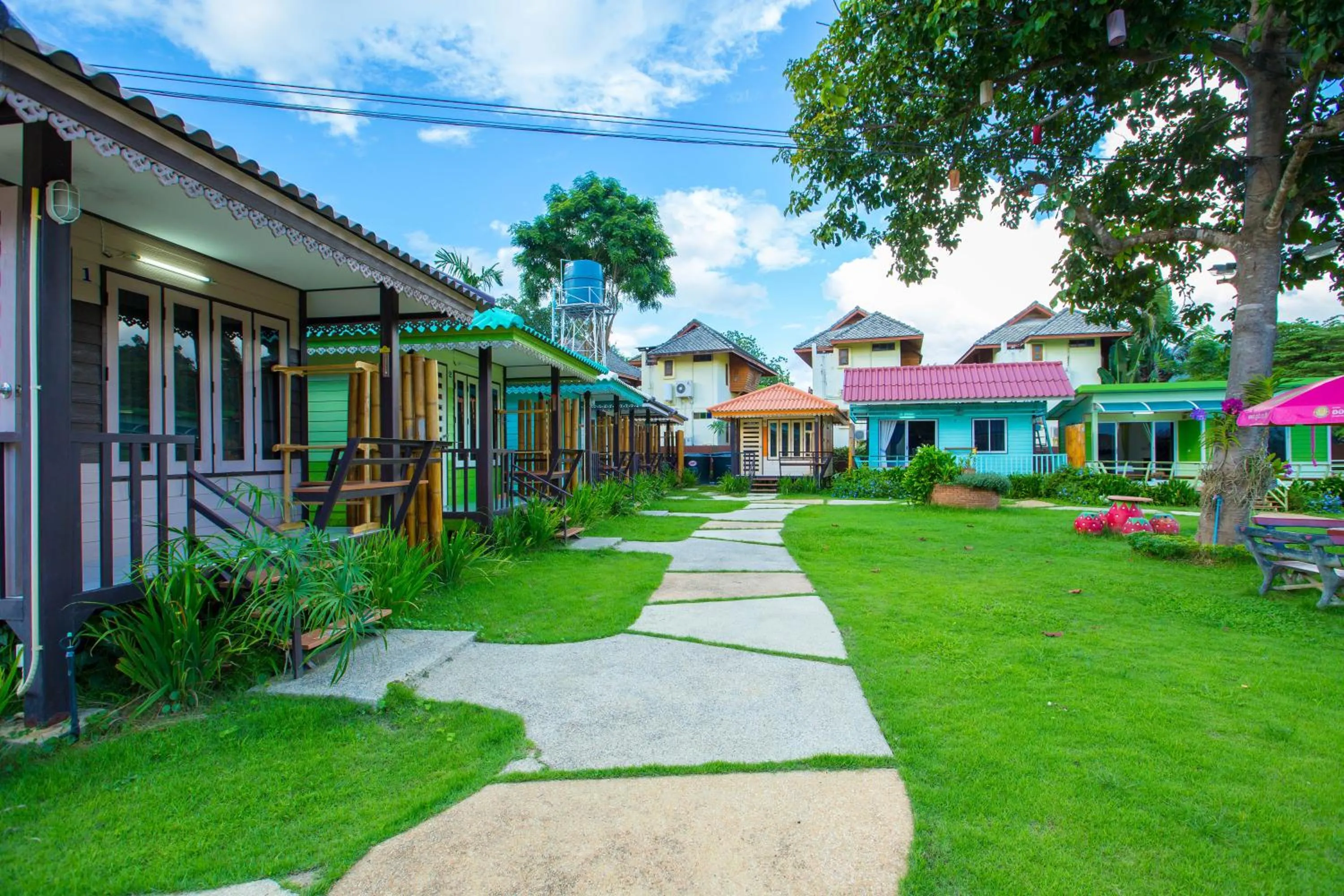 Property building, Garden in Prawdao Resort
