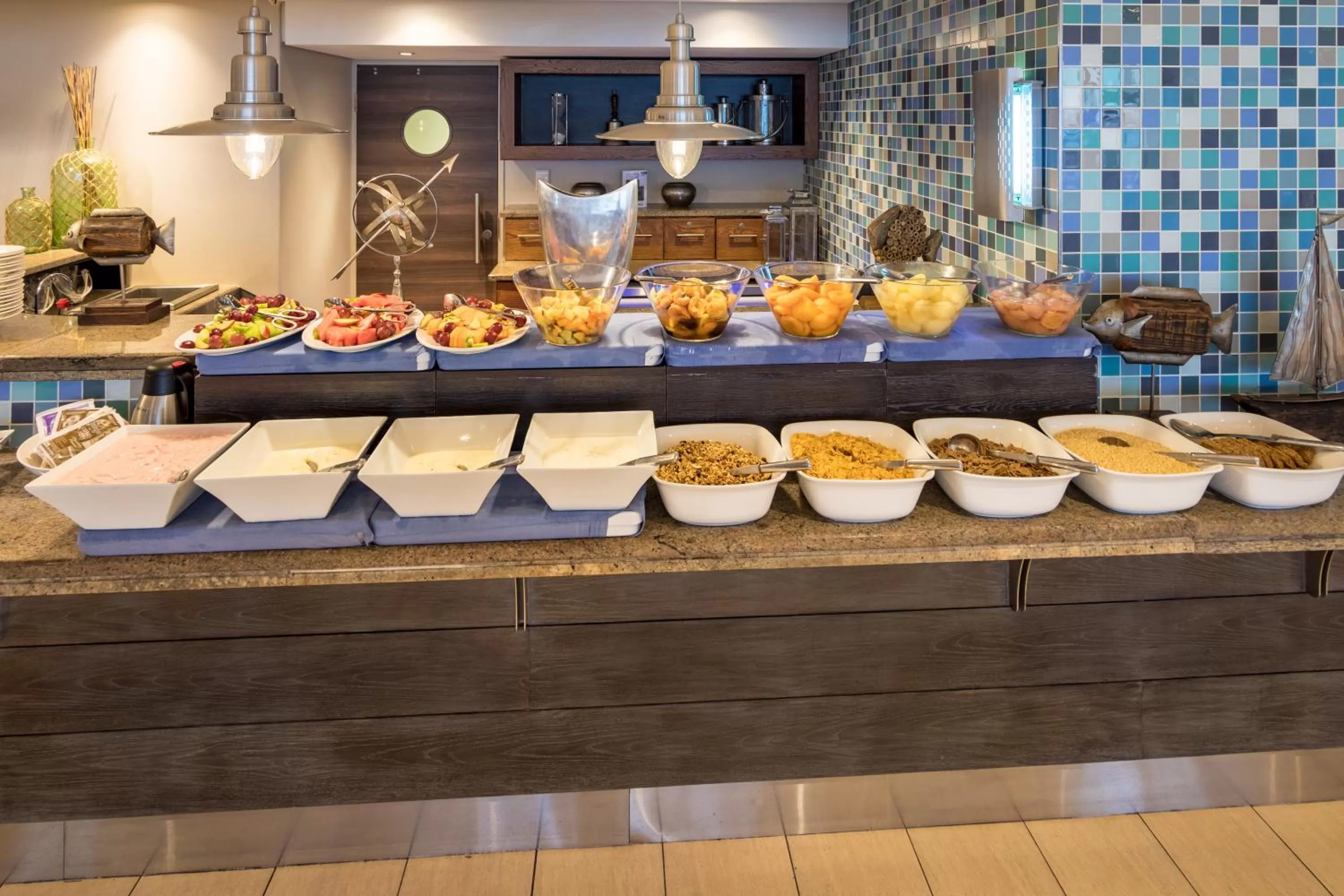 Breakfast in Town Lodge Gqeberha