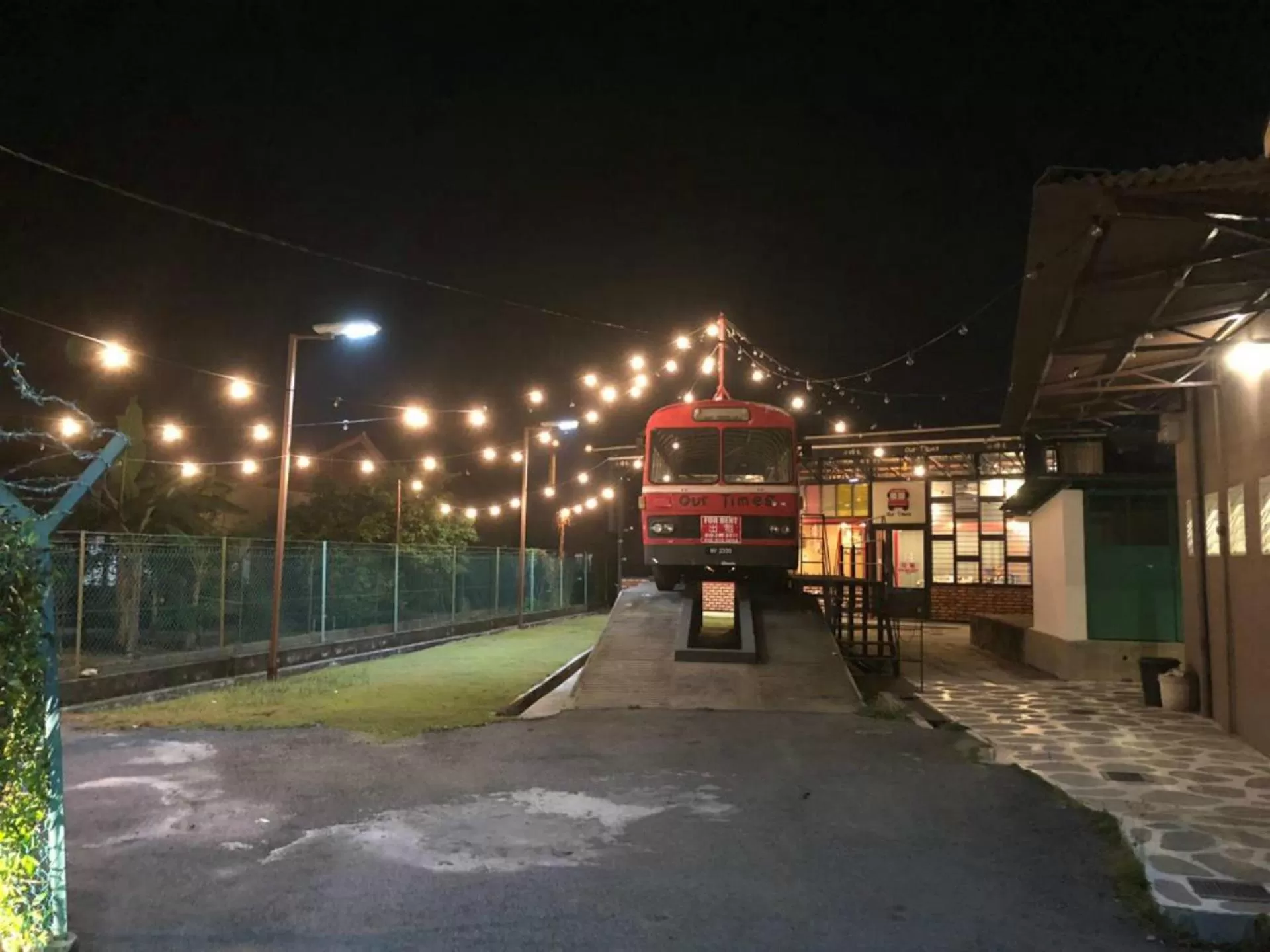 THE WOOD BOUTIQUE HOTEL