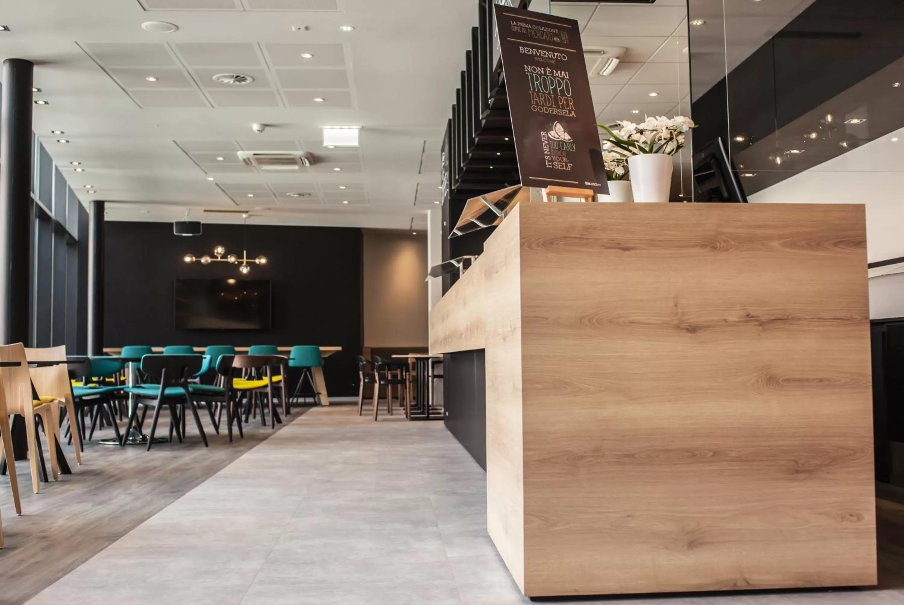 Restaurant/places to eat in Ibis Lugano Paradiso