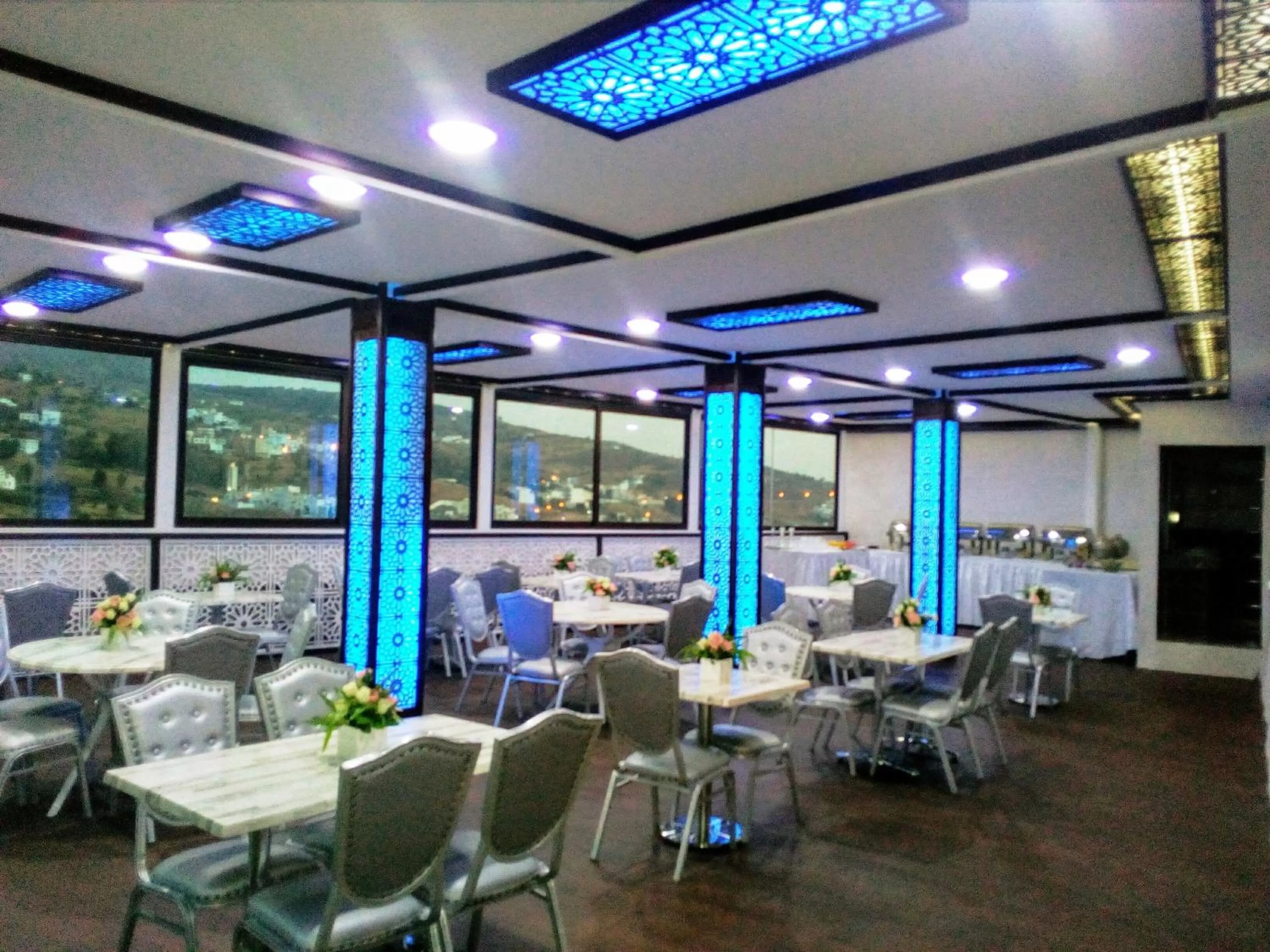 Restaurant/places to eat in Balcon Bleu