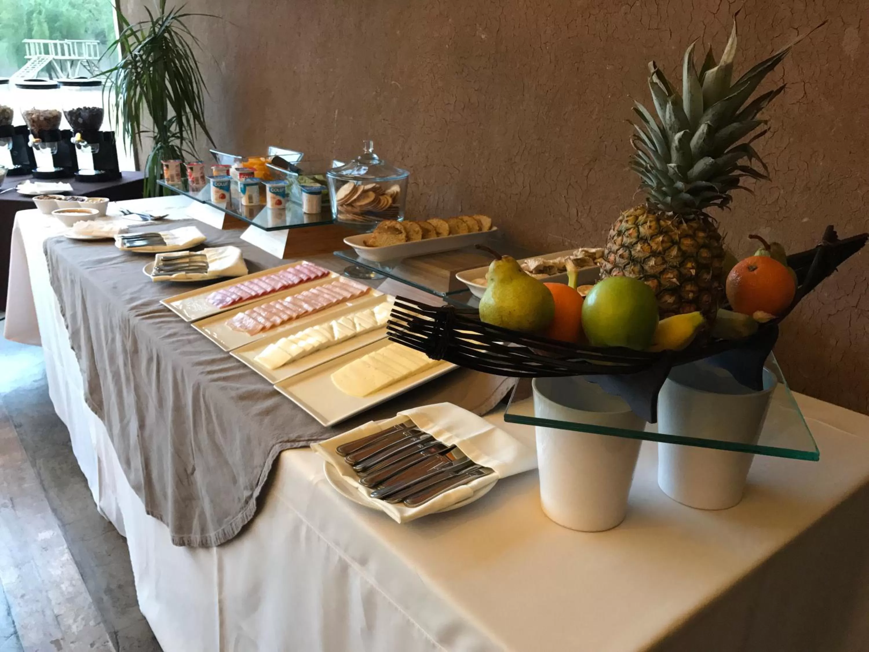 Buffet breakfast in Hotel Limari