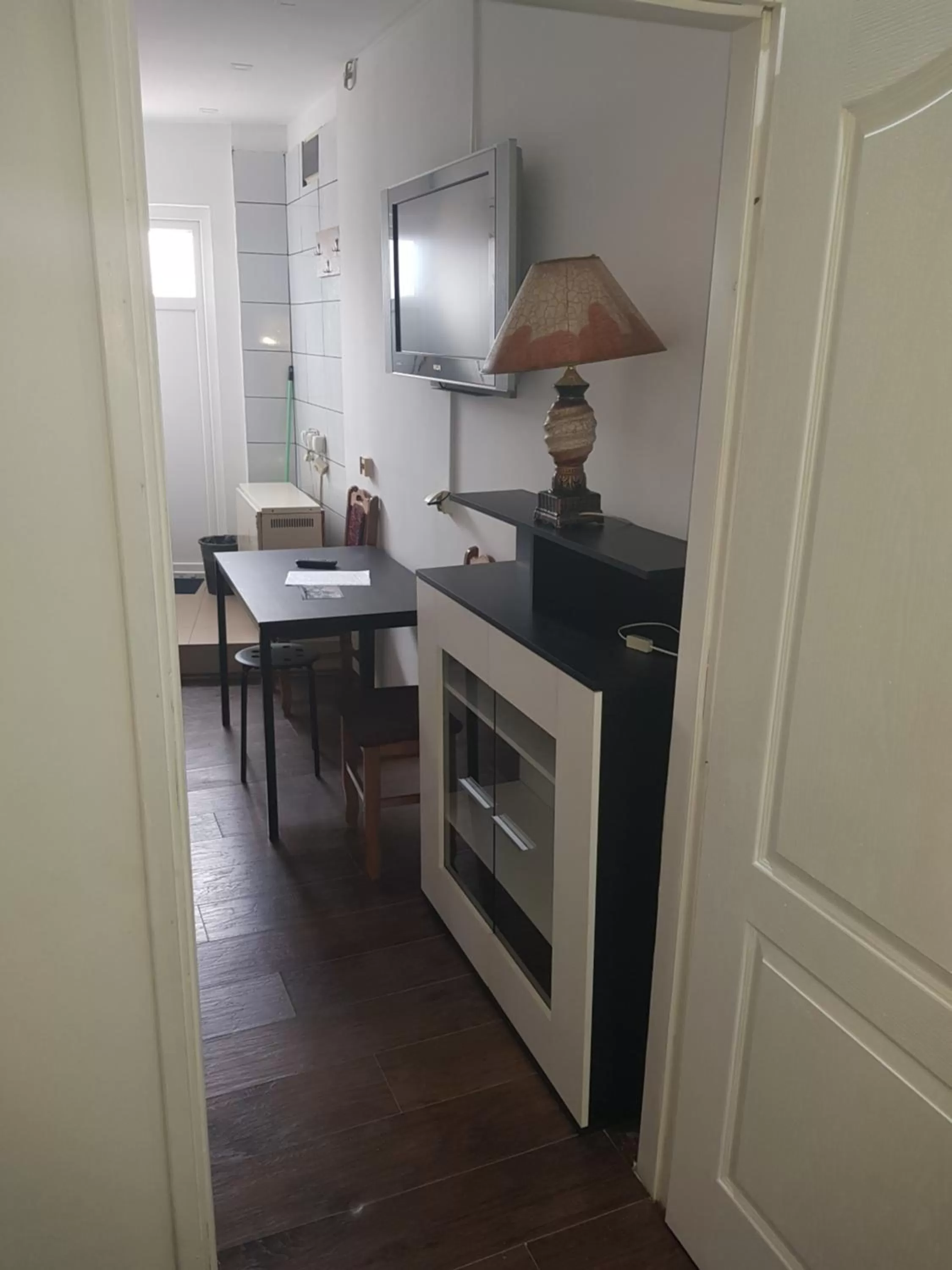 TV/Entertainment Center in Prenociste H2O