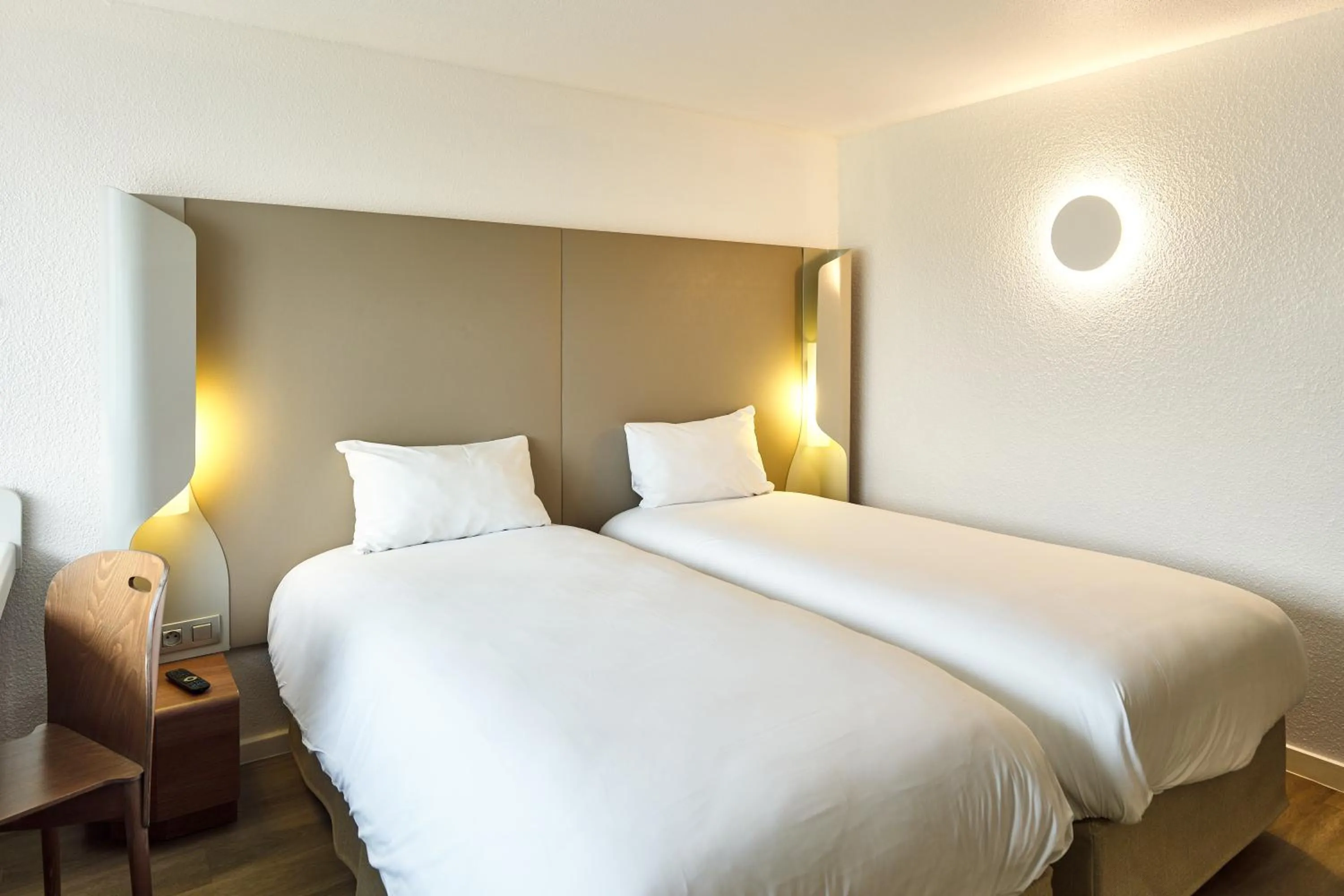 Bed in Campanile NATURE - Villennes sur Seine Poissy