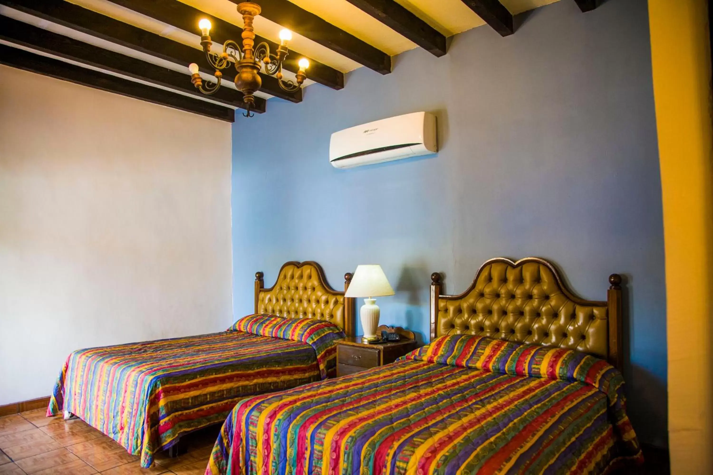 Twin Room in Hotel Cosmos Don Carlos Twin Room in Hotel Cosmos Don Carlos