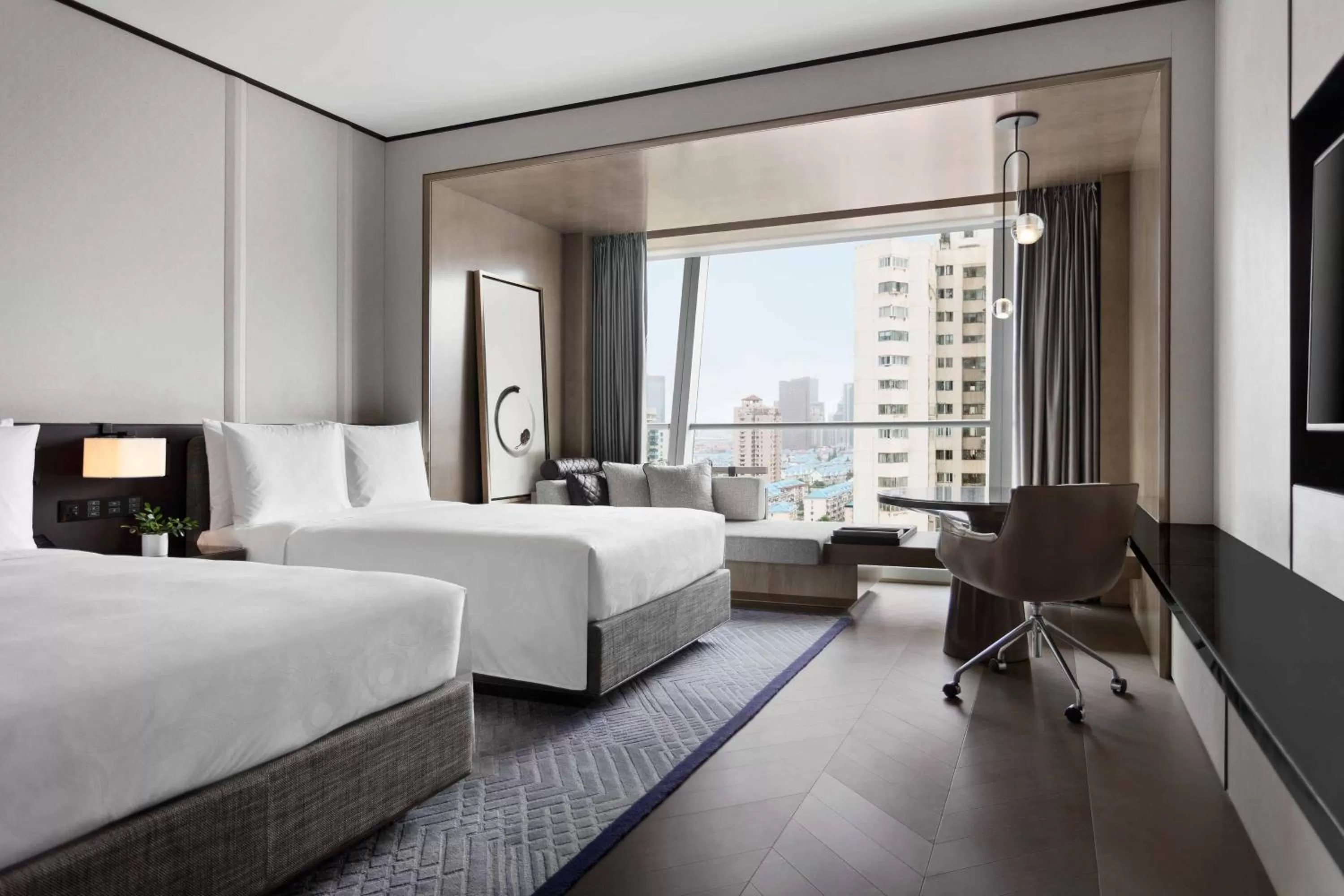 Photo of the whole room, Bed in JW Marriott Marquis Hotel Shanghai Pudong