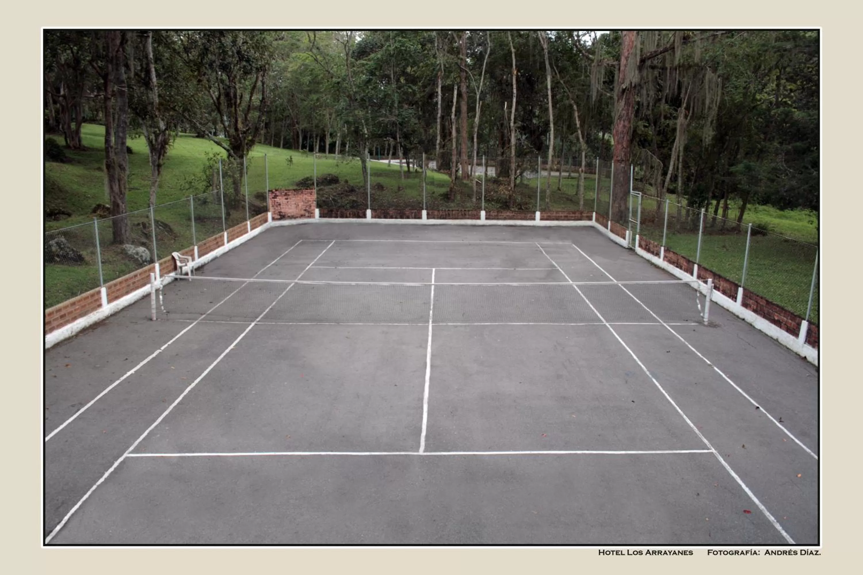 Tennis court in Hotel Campestre Los Arrayanes