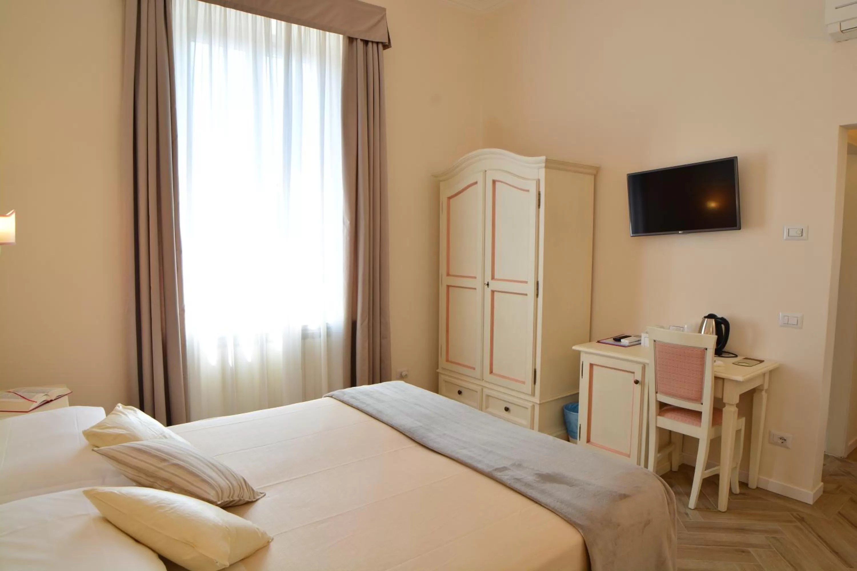 Photo of the whole room, Bed in Dimora Salviati
