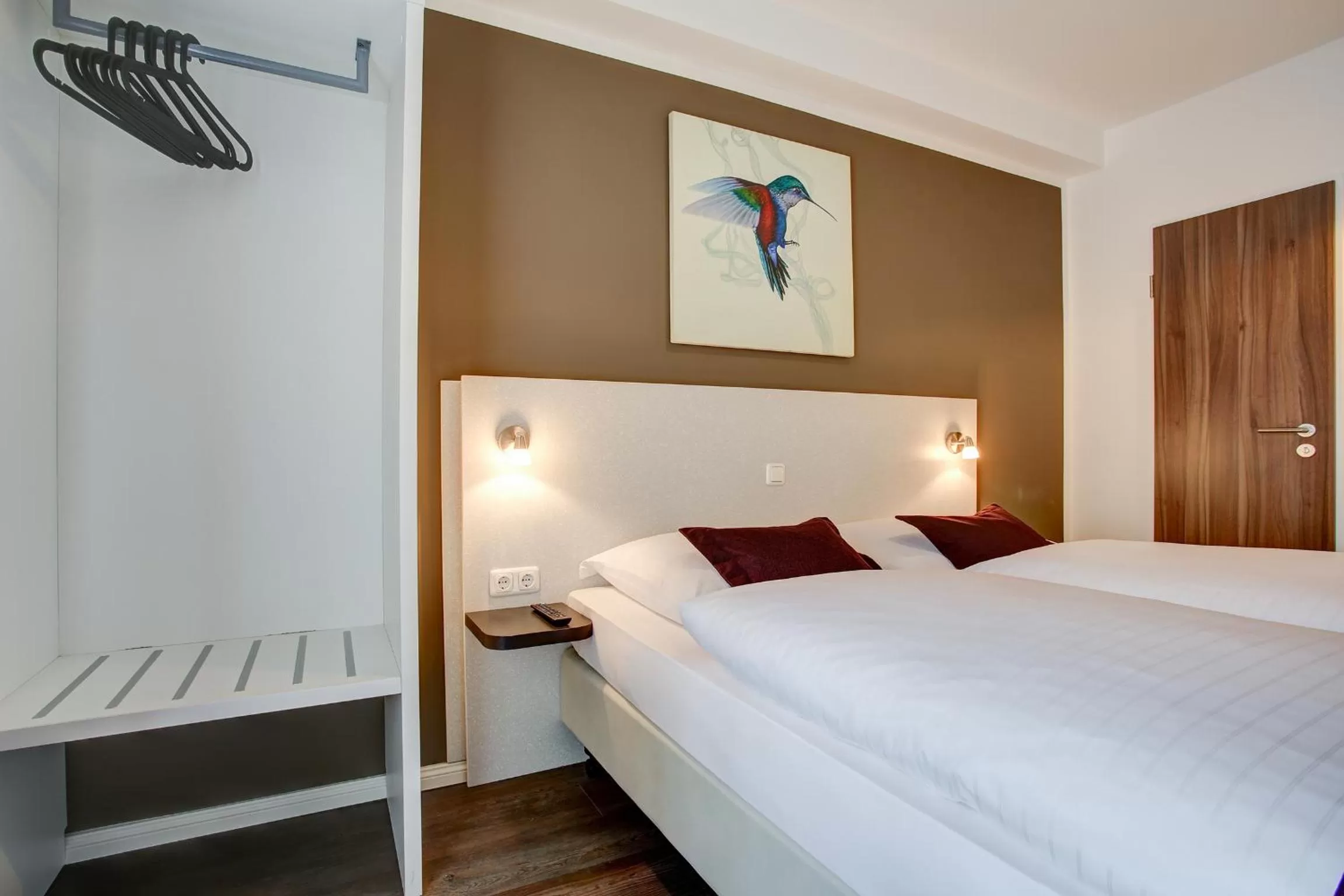 Photo of the whole room, Bed in Hotel West